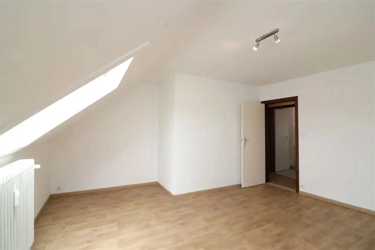 Opbrengsteigendom (handel & 4 app) op toplocatie foto 57