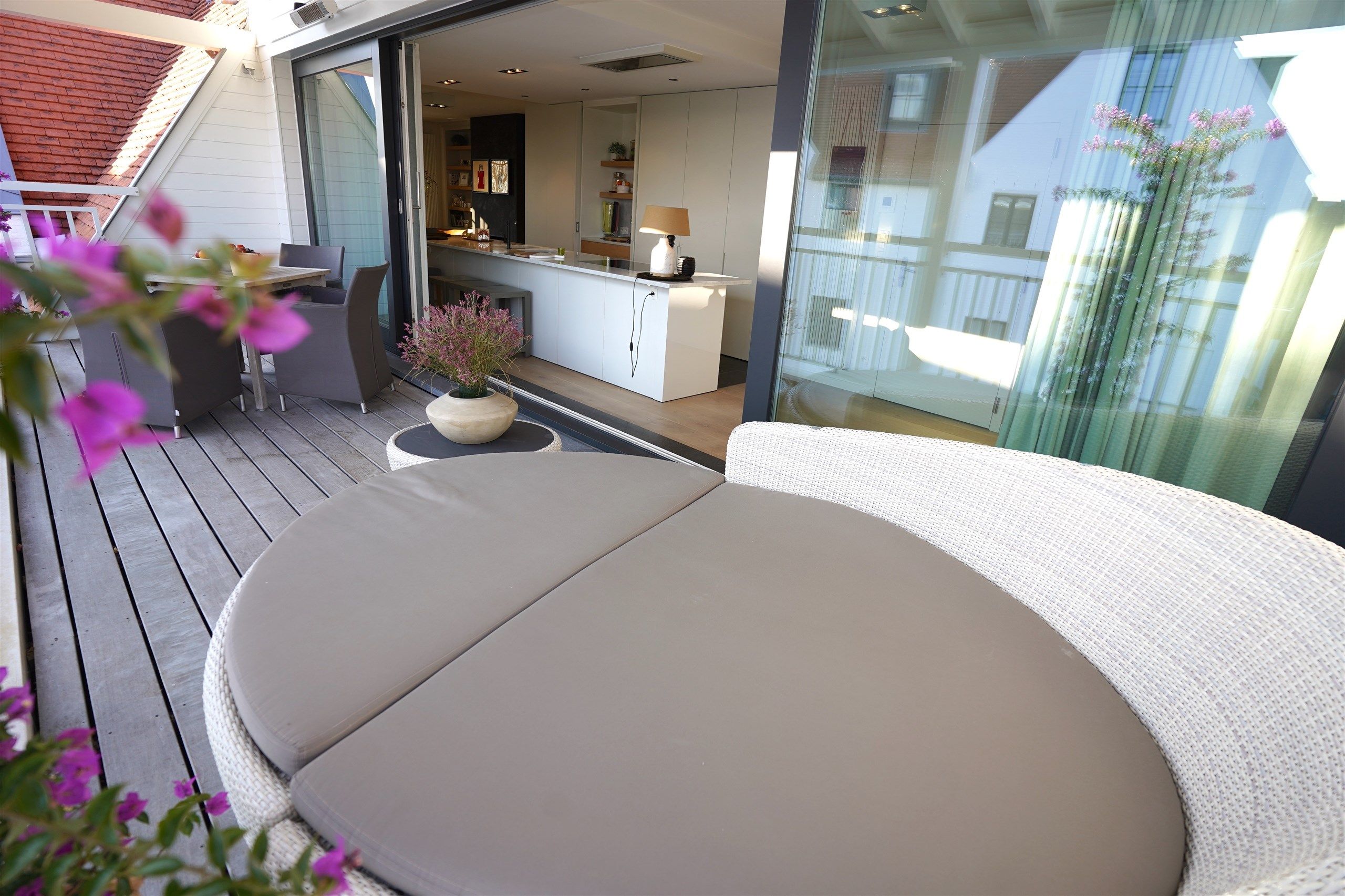 KNOKKE:FIRST SALE weekend 13 & 14 dec - 20 & 20 & 21 dec (11u - 17u) foto 16