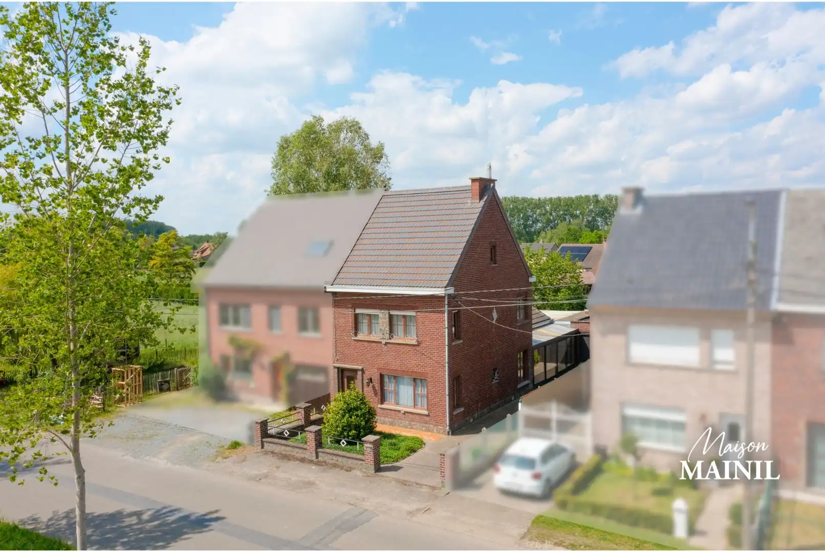 Charmante woning met 3 slaapkamers, atelier en vergezichten te Scheldewindeke. foto {{pictureIndex}}
