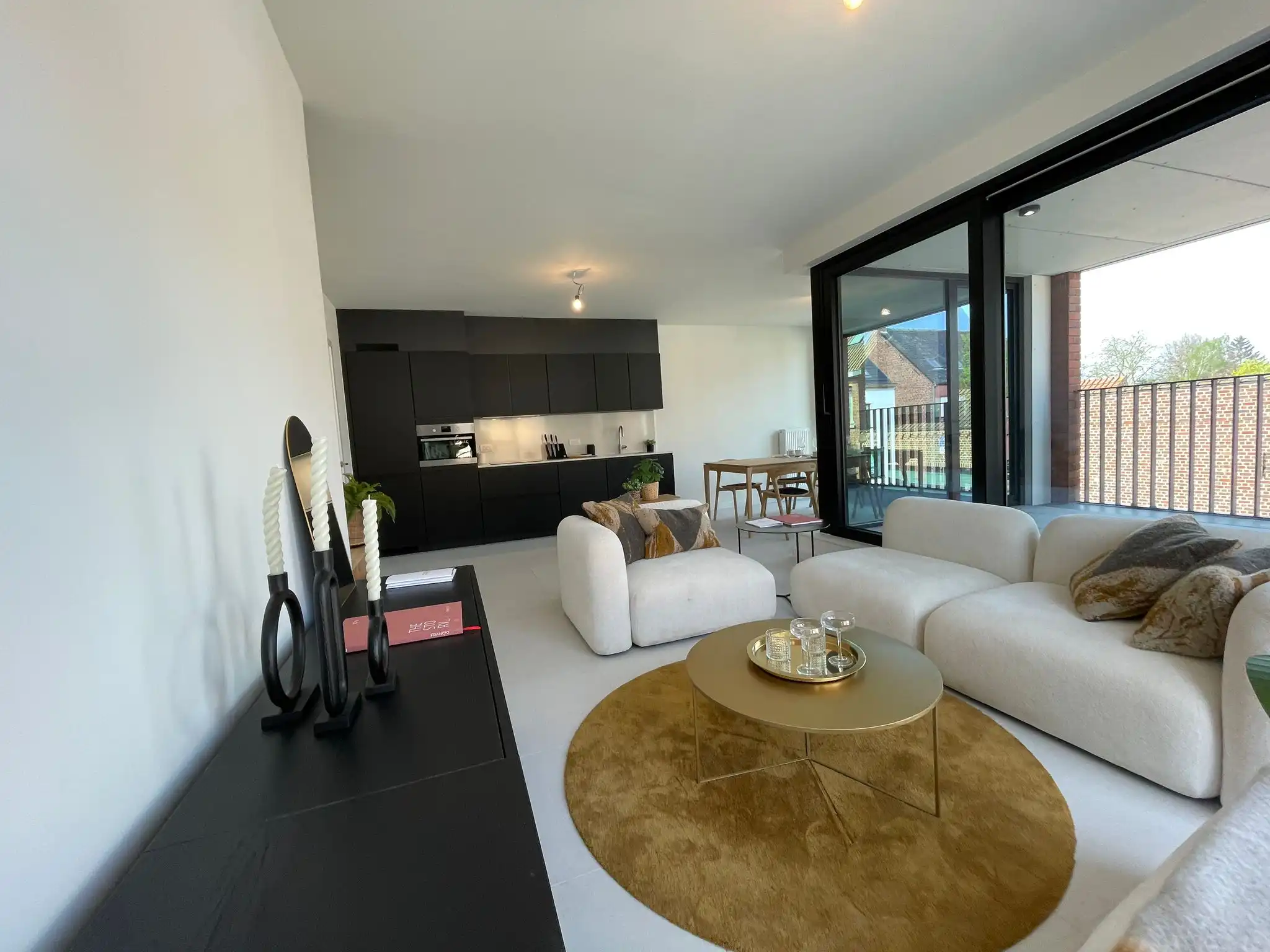 Mooi en recent appartement met 2 slpks. en parkeerplaats foto 2