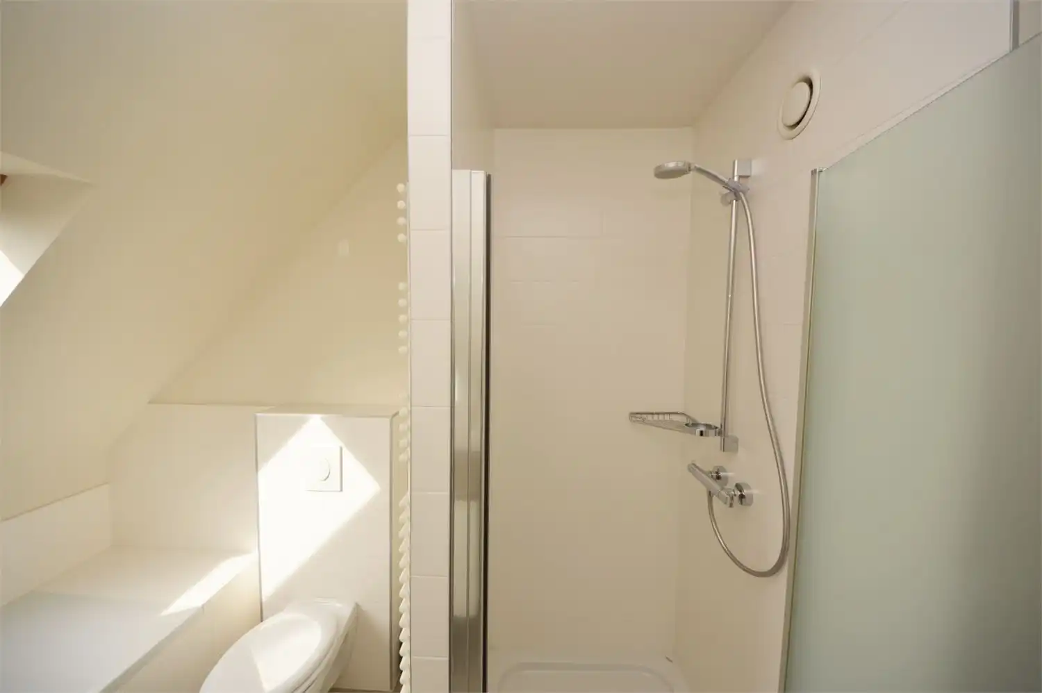 RUIM DUPLEX APP.MET TERRAS + VERPLICHT AAN TE KOPEN ONDERGRONDSE GARAGEBOX foto 15