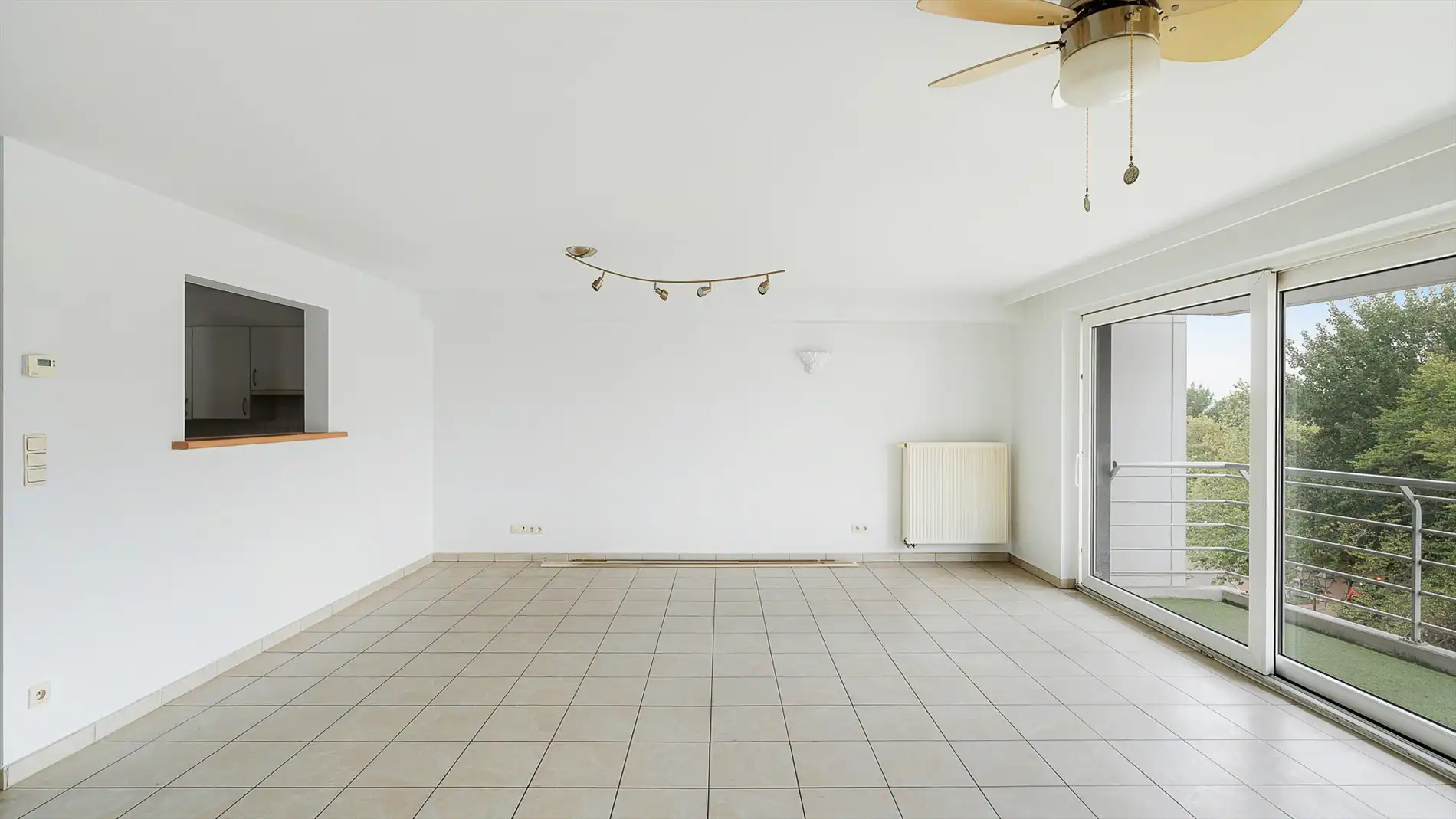 Ruim, breed appartement (105m²) te koop foto 5