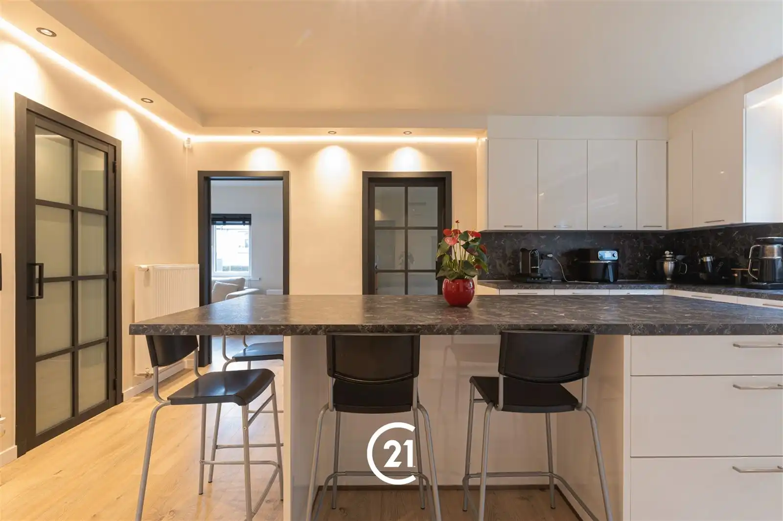 Luxueus afgewerkte villa met 5 slaapkamers in Leerne! foto 10