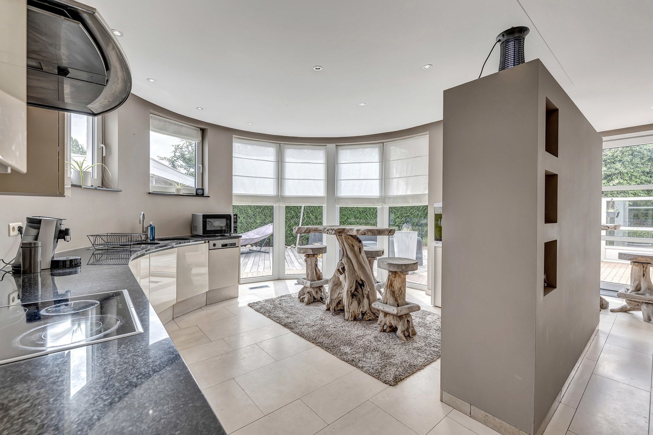 Instapklare villa in Erembodegem met hoogwaardige afwerking foto 9