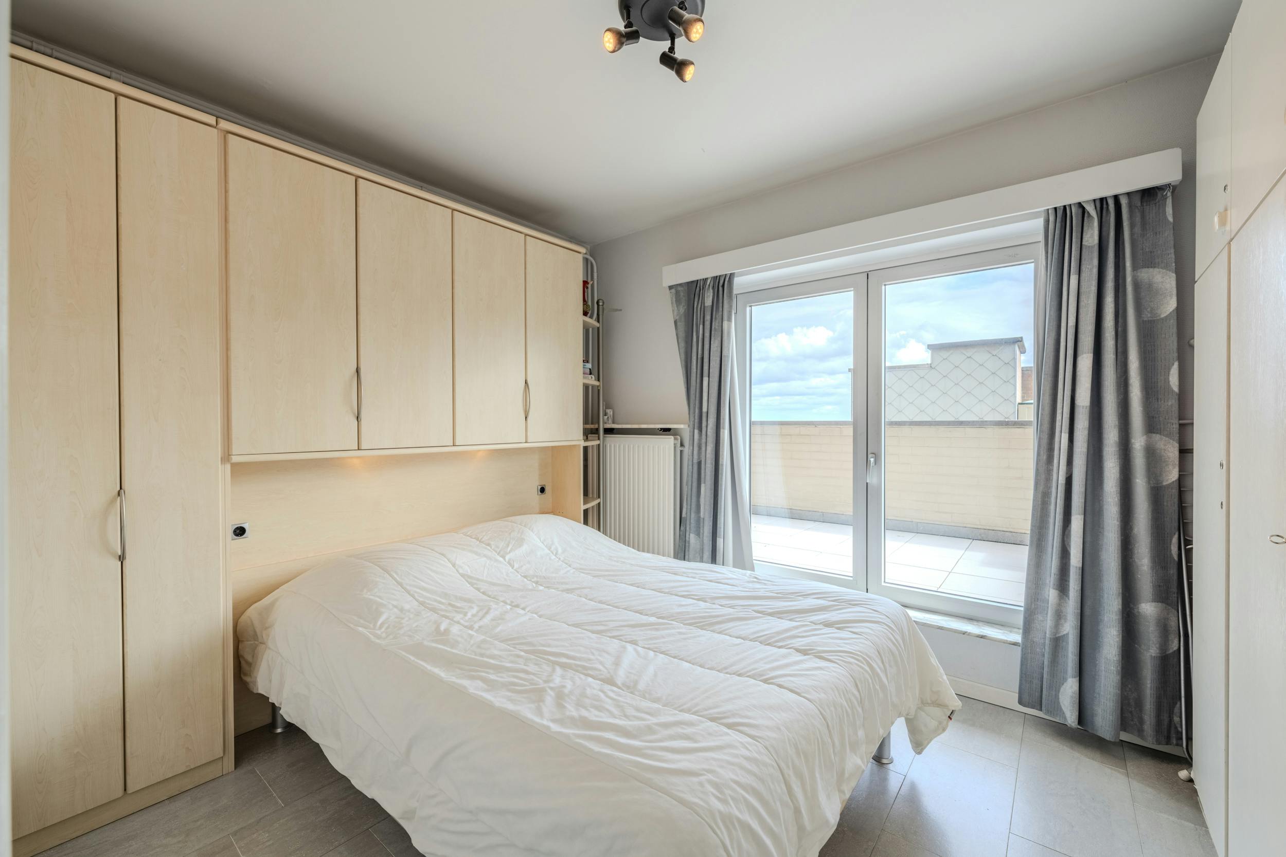 Prachtig hoekappartement met 1 slaapkamer en zijdelings zeezicht te koop te Middelkerke! foto 9