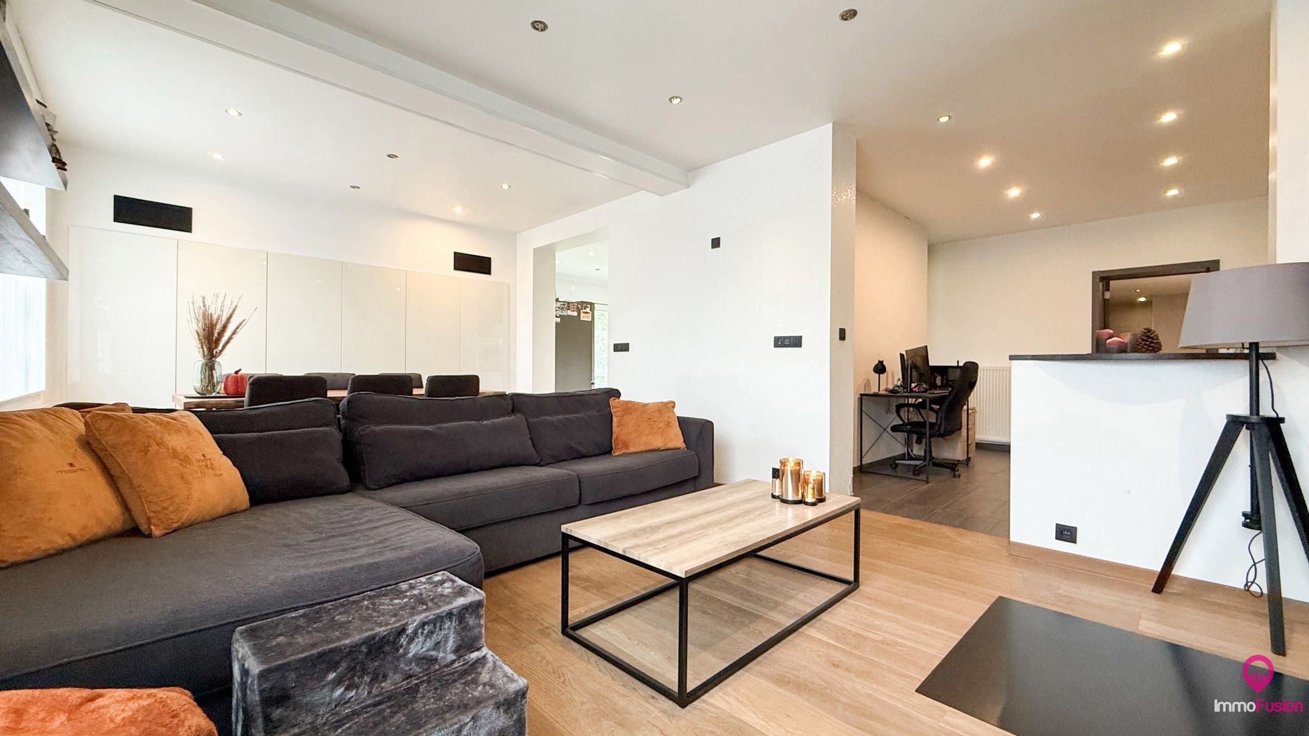 Instapklare open bebouwing met 4slpks op perceel van 10are! foto 2