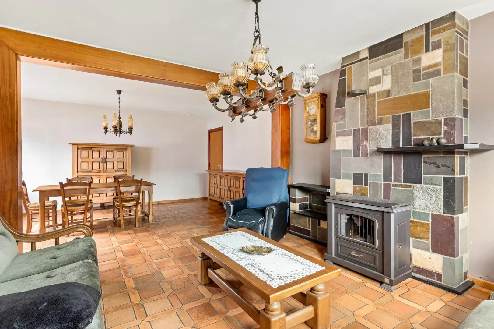 Te renoveren open bebouwing op groen perceel met prachtig uitzicht! foto 3