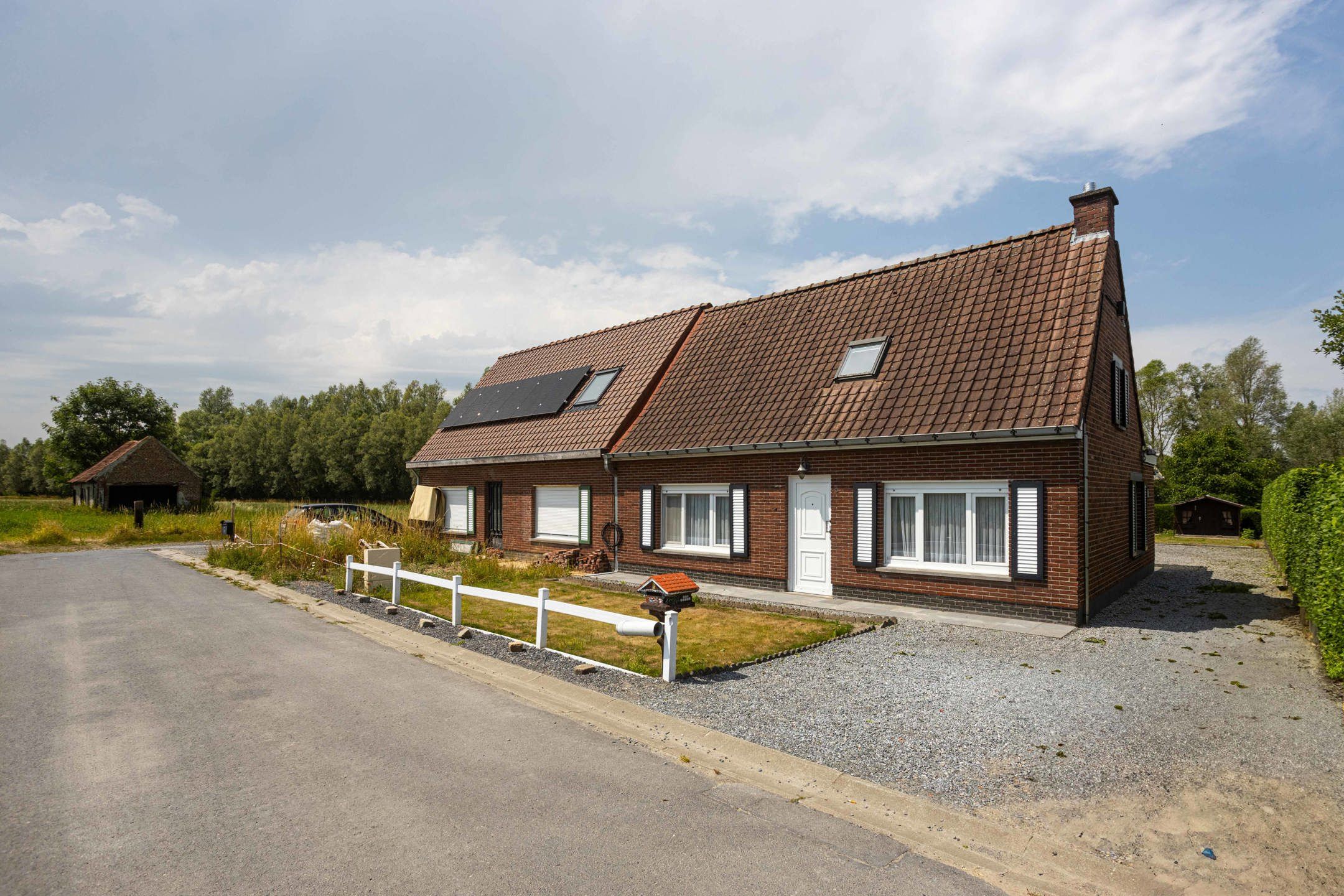 Uniek gelegen renovatieproject in het charmante Mullem foto 2