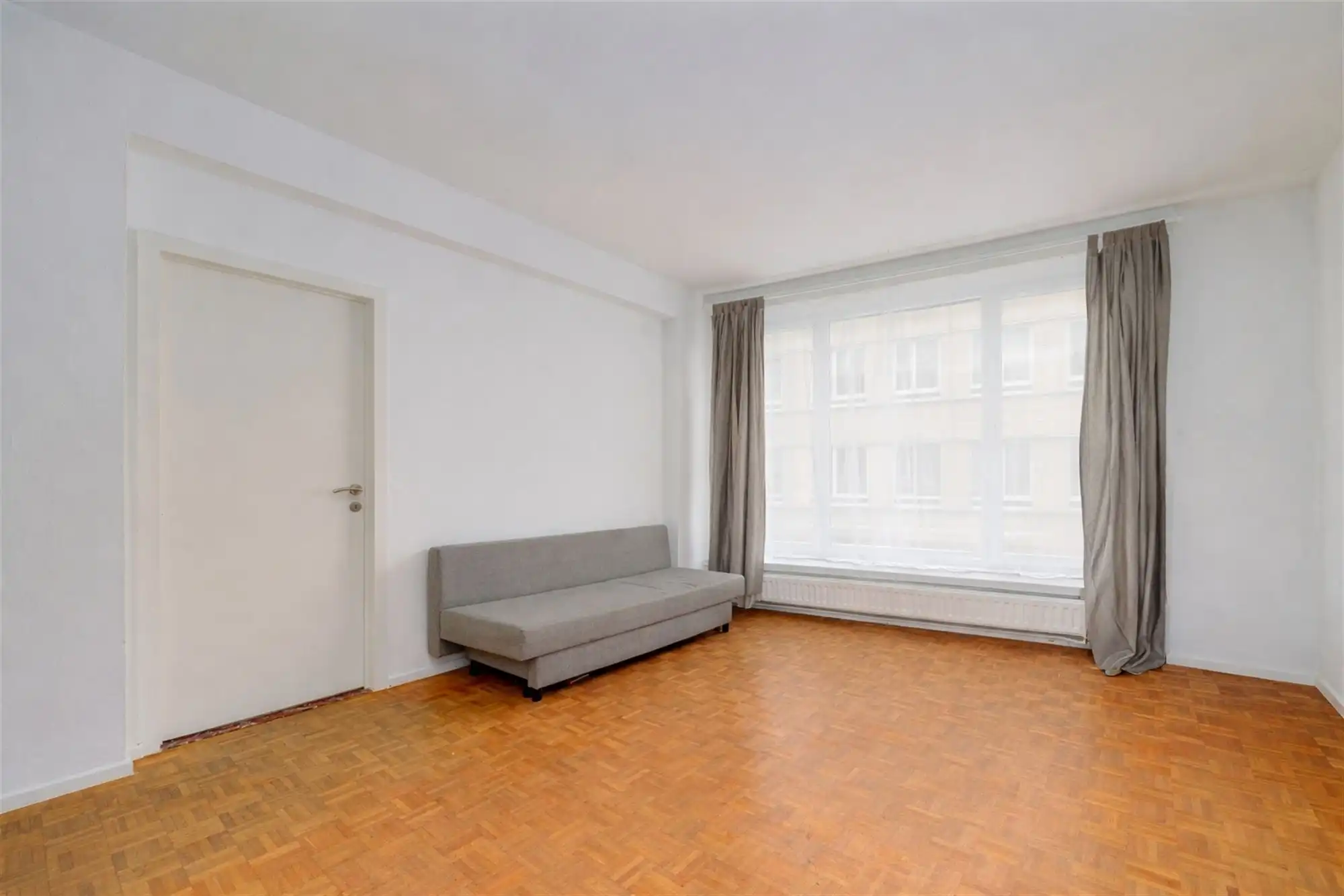 Licht hoekappartement met 1 slk aan het oude Gerechtsgebouw foto 4