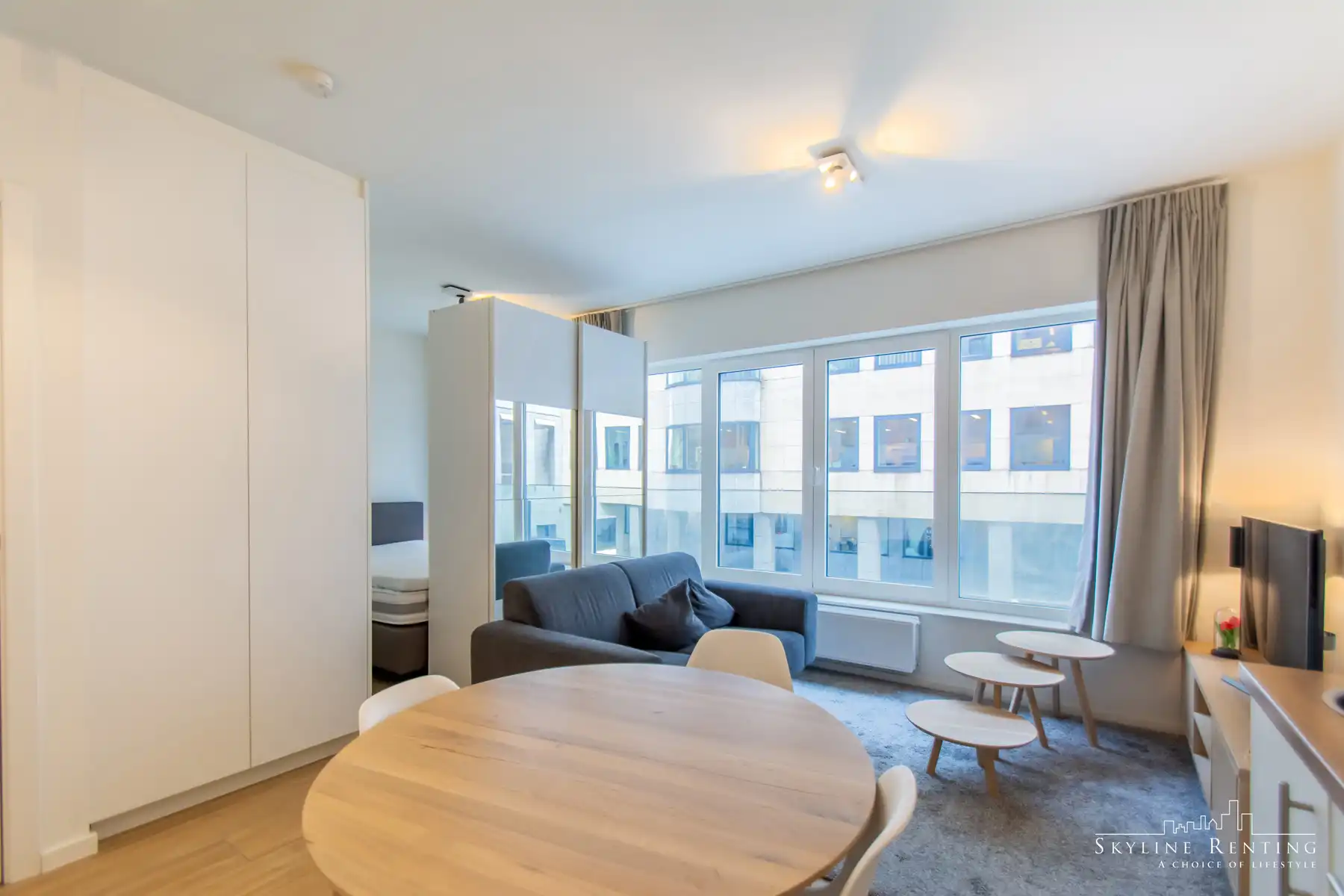 EU - Mooi lichtrijk gemeubelde studio foto 3