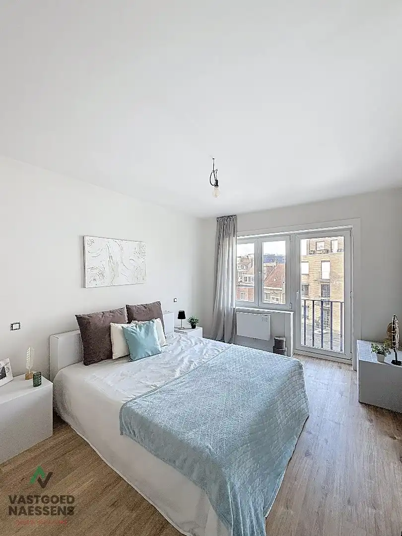 STIJLVOL GERENOVEERD 2 SLPK APP IN RUSTIGE WOONWIJK foto 7