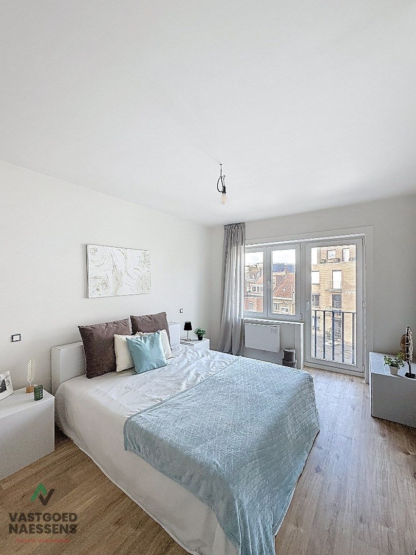 STIJLVOL GERENOVEERD 2 SLPK APP IN RUSTIGE WOONWIJK foto 7