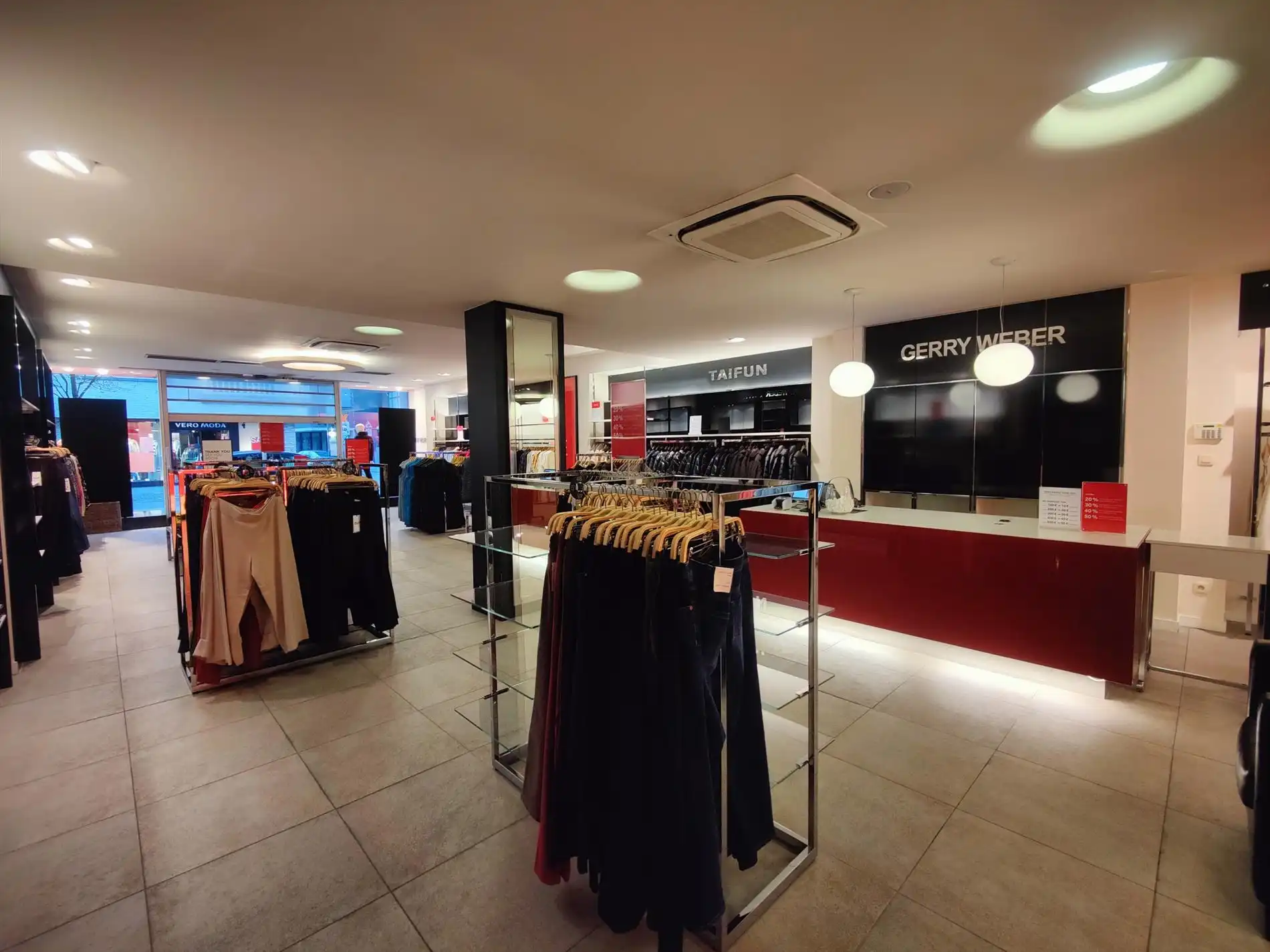 Handelspand in het centrum van Mol ! foto 8