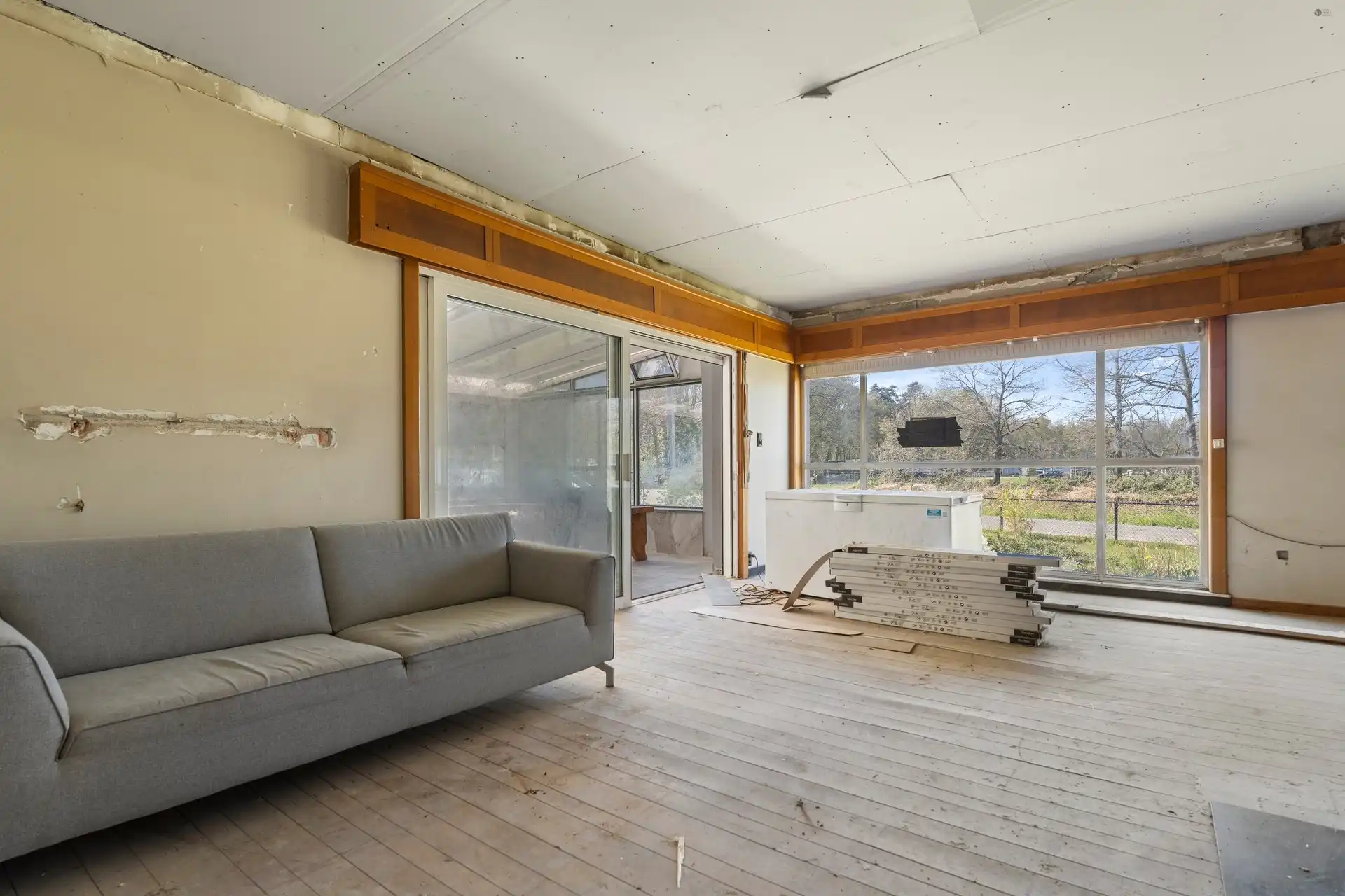 Volledig te renoveren bungalow op een ruim perceel te Moerbeke foto 8