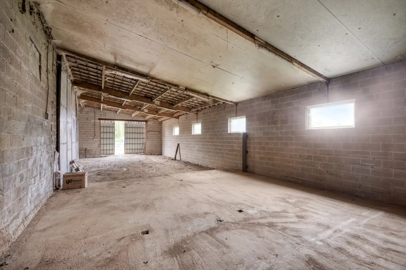 Hoevewoning met binnenkoer, stallingen en grote opslagruimte foto 28