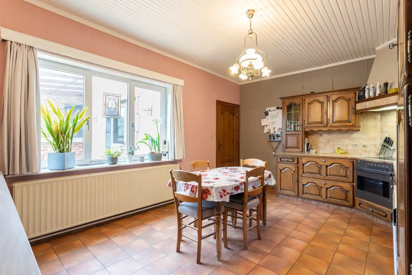 Ruime woning met naastgelegen bouwgrond en loods foto 11