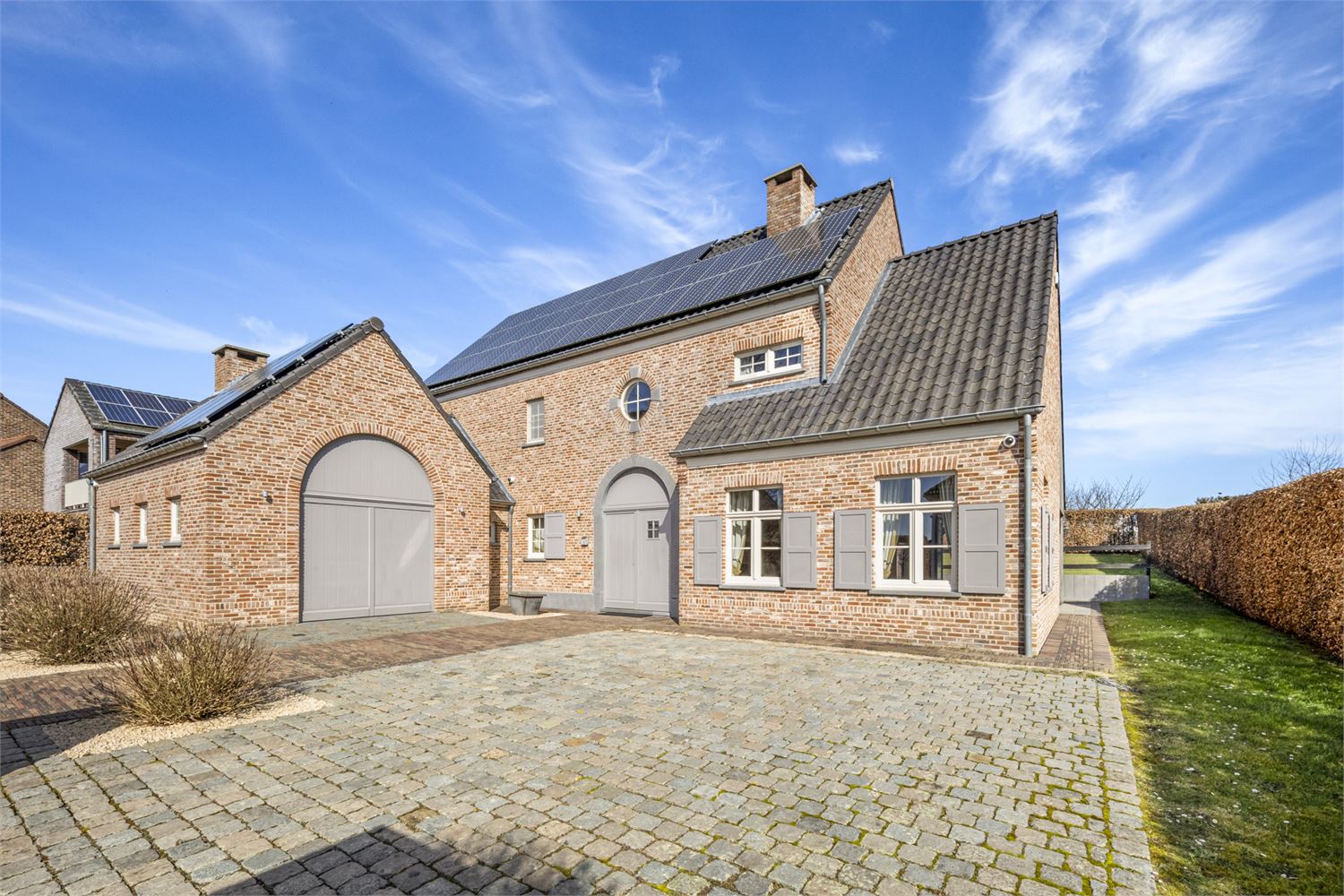 Exclusieve villa met hoogstaande afwerking in een idyllische omgeving foto {{pictureIndex}}