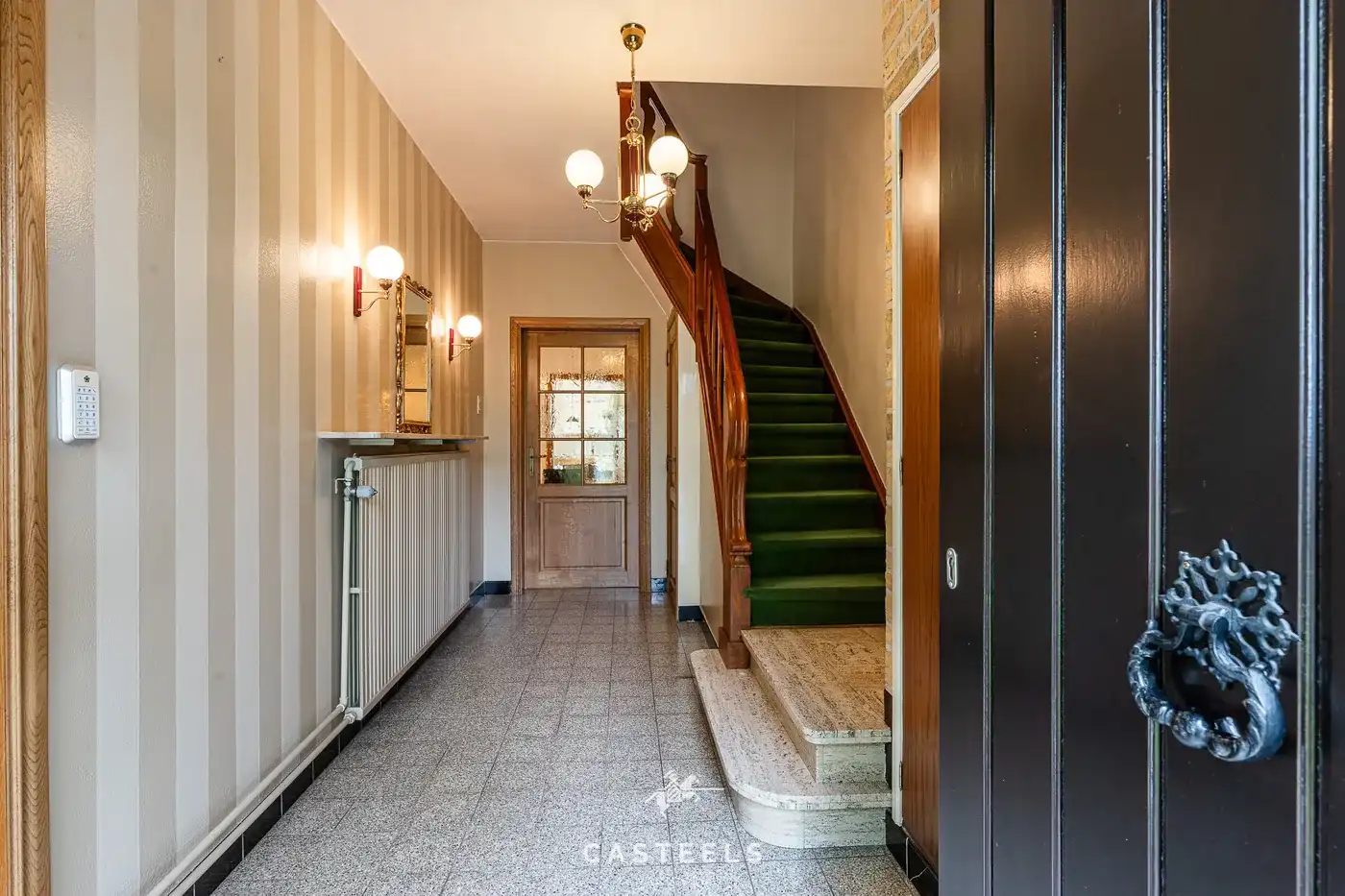 Ruime HOB met 4 slaapkamers en zonnige tuin in een groene, rustige omgeving foto 2