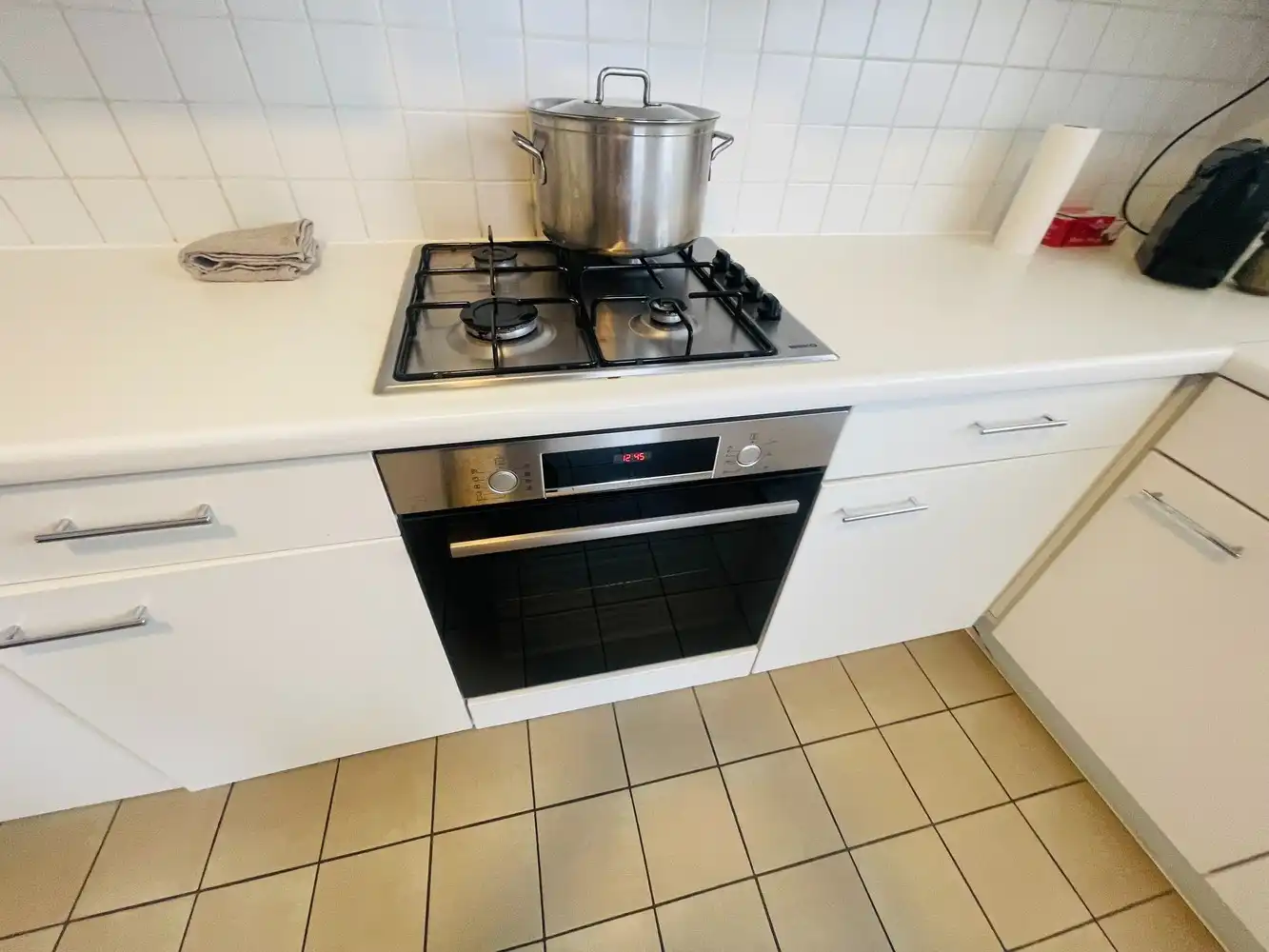 Brugge centrum, vlakbij Smedenpoort , Vestingen , t' Zand en station Ruime degelijk GEBOUWDE BEL-ETAGE  WONING met  GARAGE van circa 90 m³, 3 SLPKS en zonneterras. foto 6