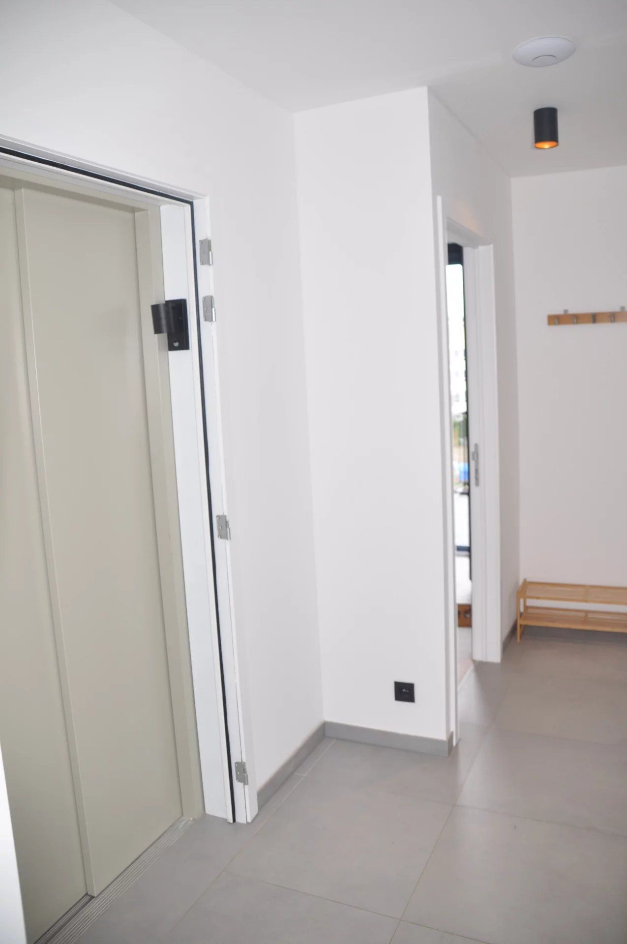 UNIEK EN ZEER KWALITATIEF PENTHOUSE MET TWEE SLPK'S EN TWEE TERRASSEN NABIJ CENTRUM TONGEREN foto 5