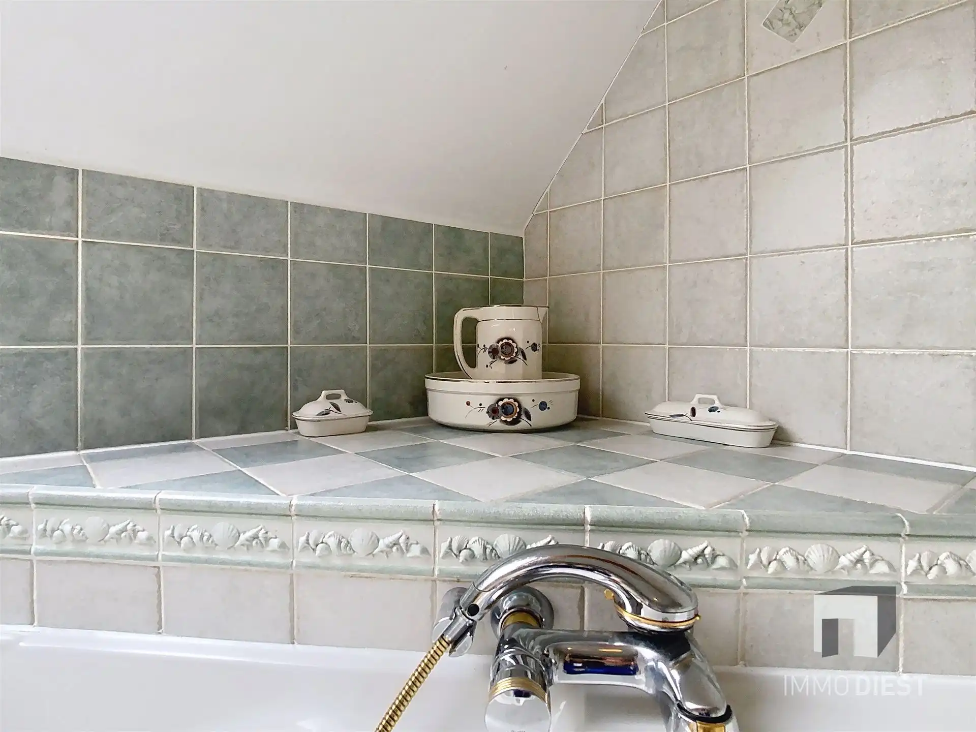 Woning met 4 slpks in residentiële wijk foto 17