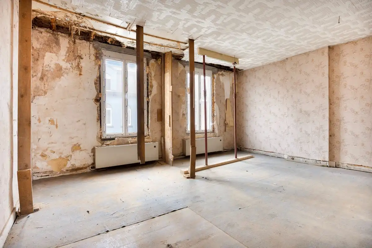 OPTIE        Te renoveren stadswoning foto 10