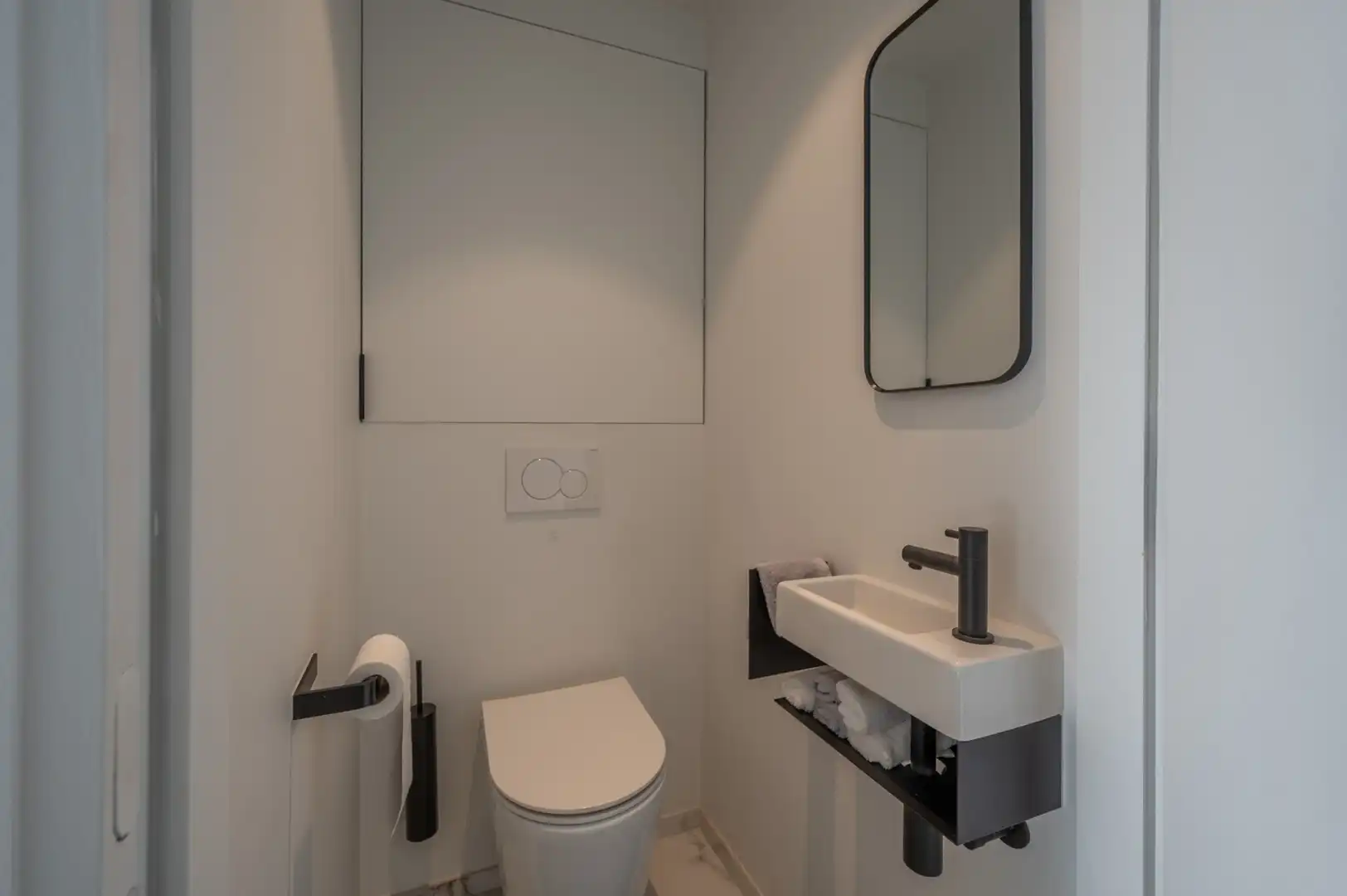 Prachtig gerenoveerde studio, centraal gelegen/ fantastisch zonneterras foto 8