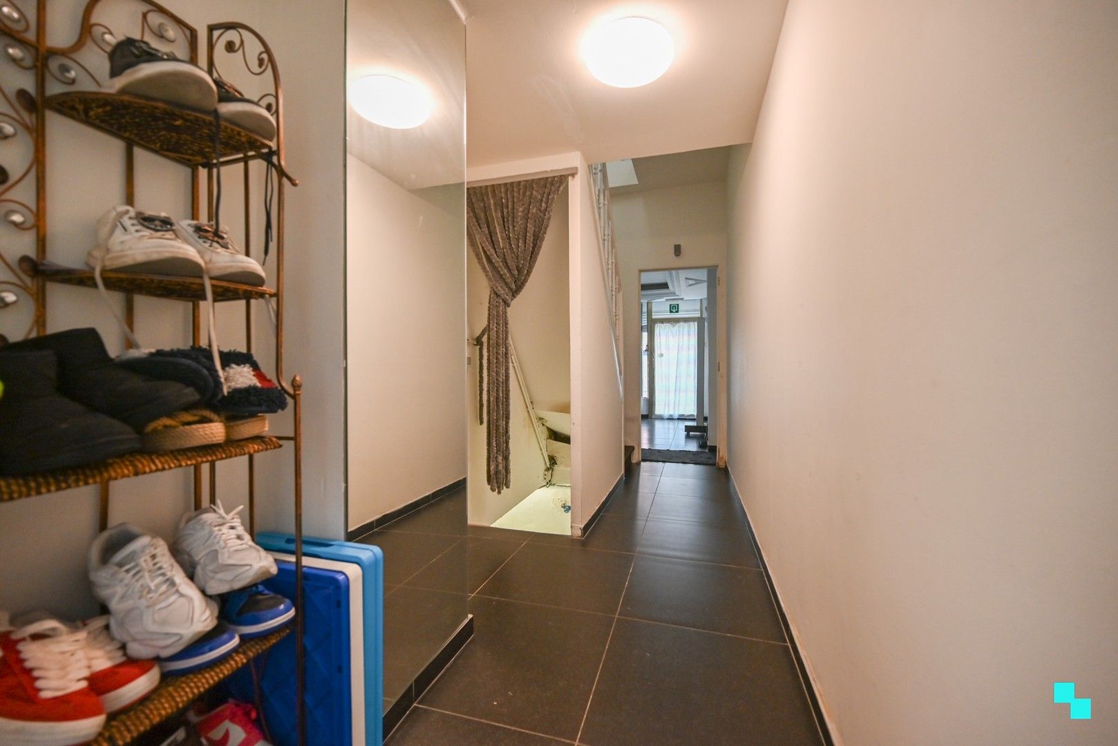 Ruime ééngezinswoning met vijf slaapkamers nabij centrum Izegem foto 8
