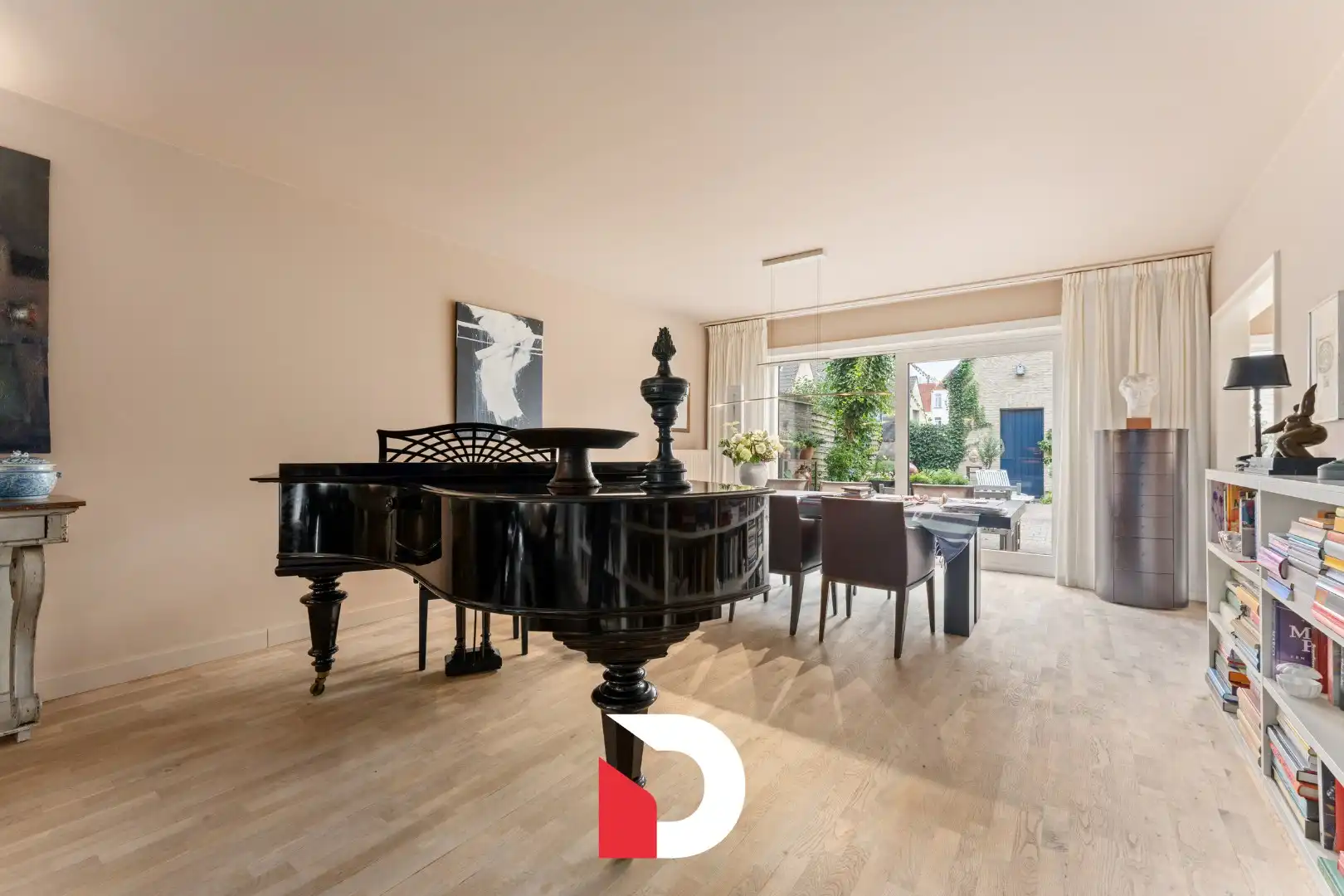 Exclusieve stadswoning met garage op toplocatie in hartje Brugge foto 2