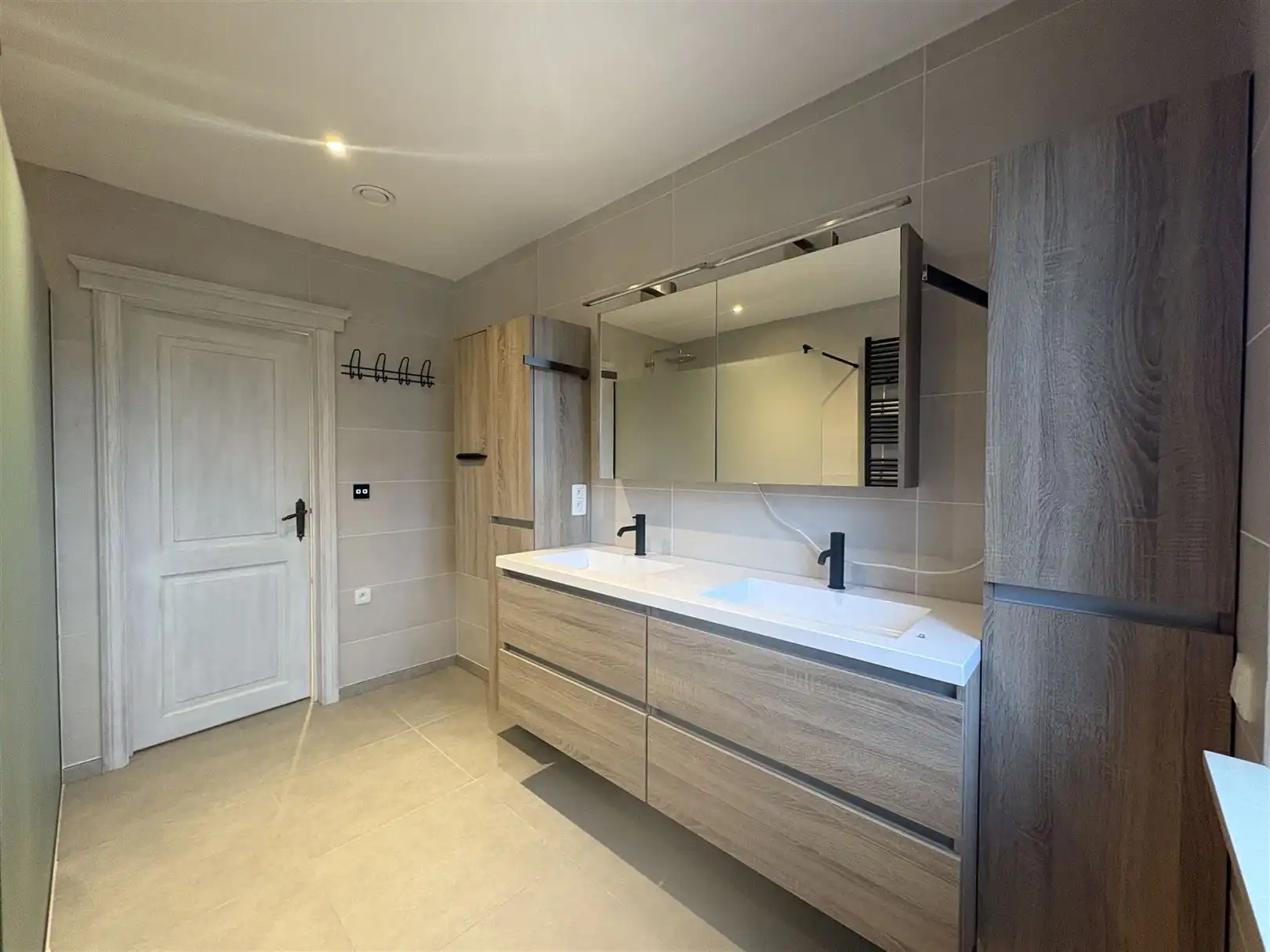 Woning te huur met luxe en elegante afwerking! foto 14