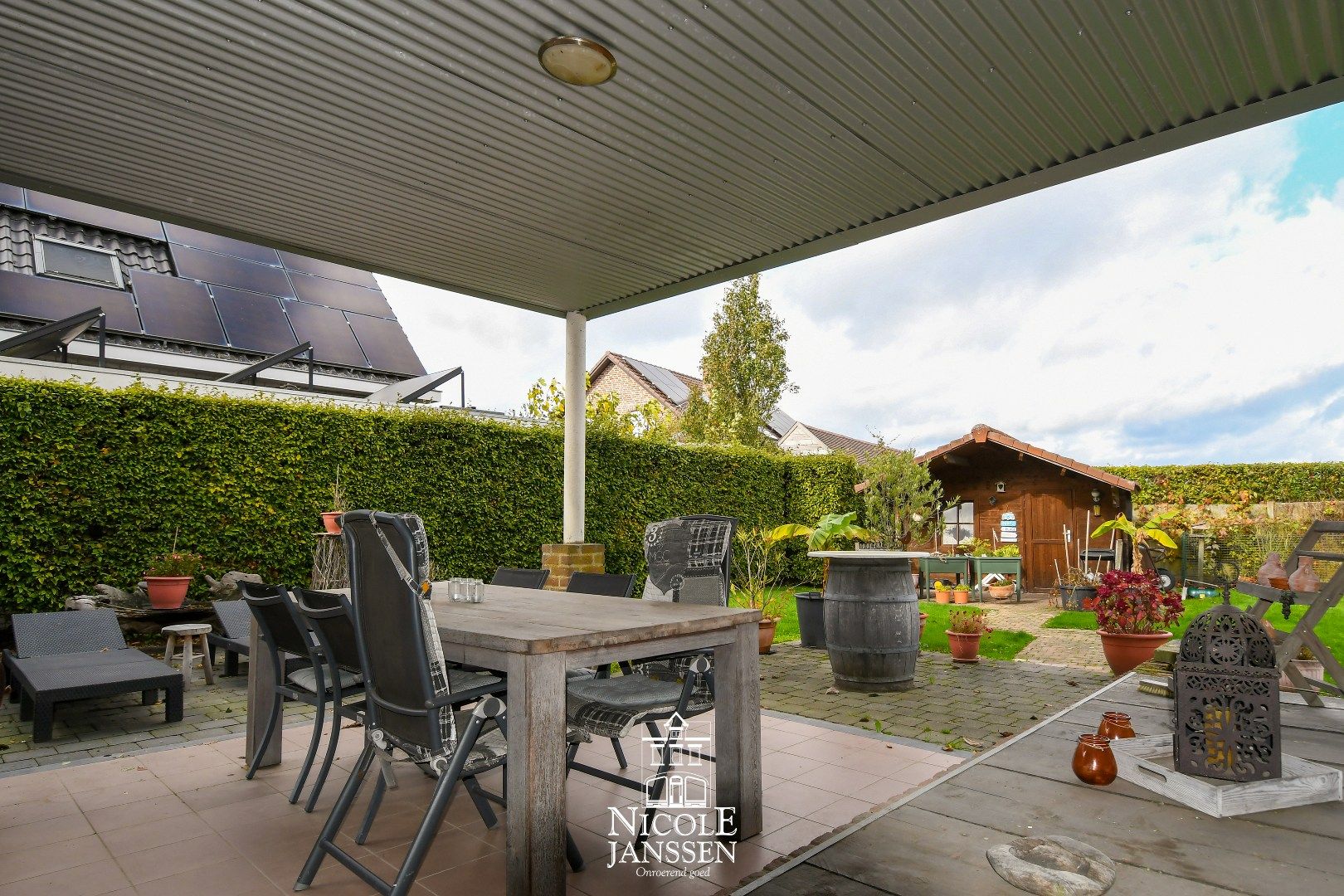 Vrijstaande gezinswoning met drie slaapkamers en een verzorgde tuin  foto 19