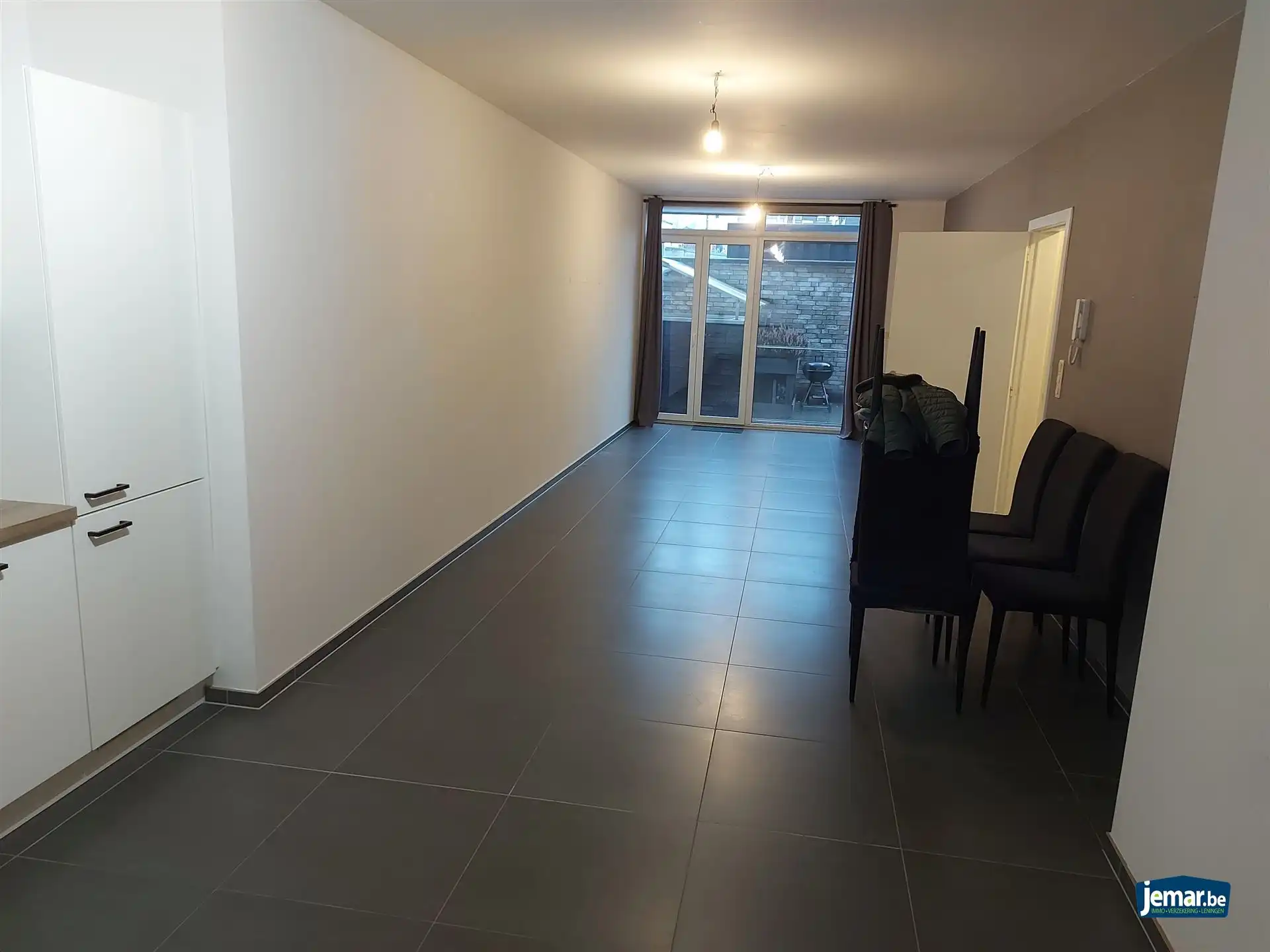 gelijkvloers appartement met 1 slaapkamer en ruim terras in Maasmechelen! foto 2