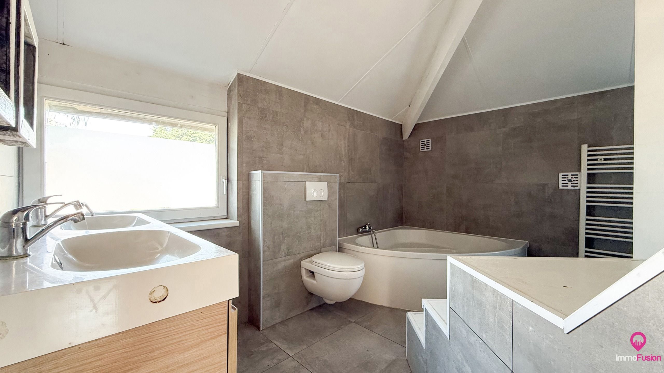 Te renoveren woning met grote tuin in doodlopende straat! foto 13