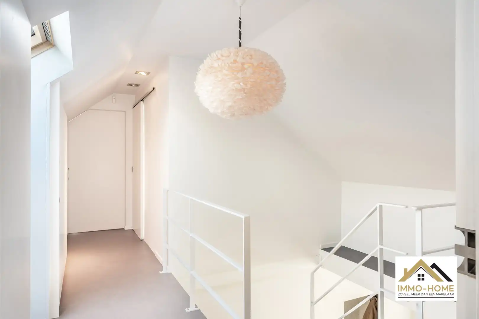 Zeer ruime gerenoveerde villa op prachtige ligging foto 22