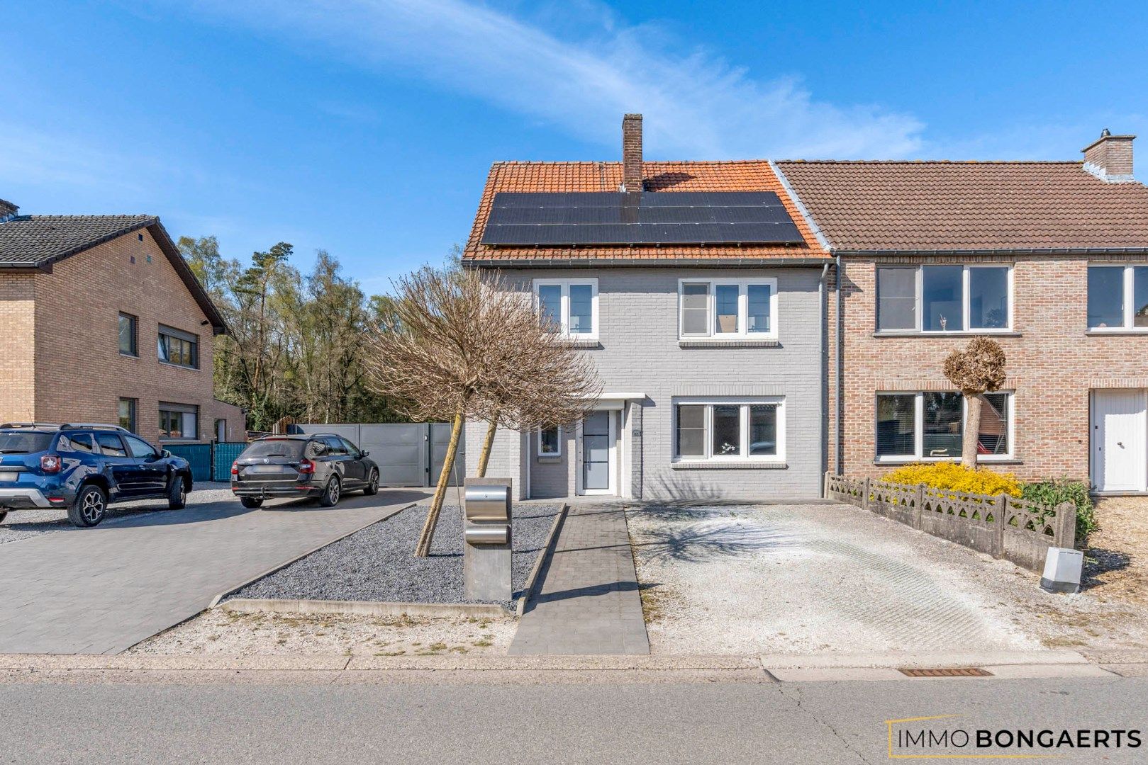 Gerenoveerde woning met vier slaapkamers foto {{pictureIndex}}