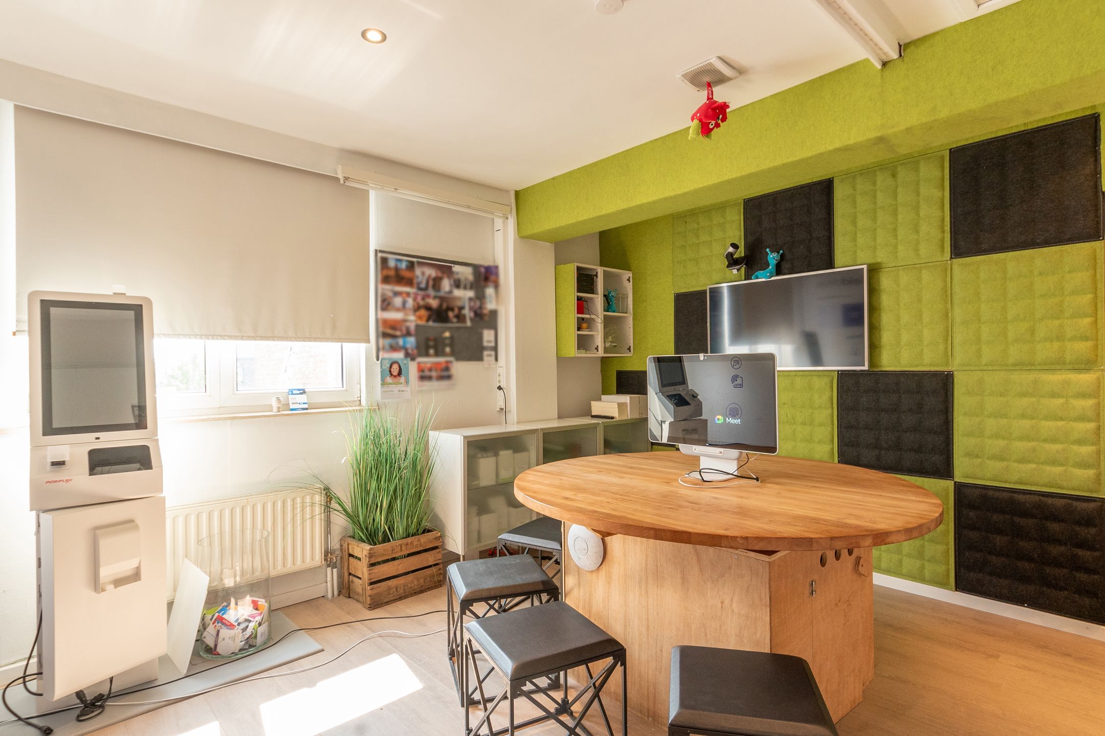 Meesterwoning met zorgflat, loft, burelen en opslag foto 54