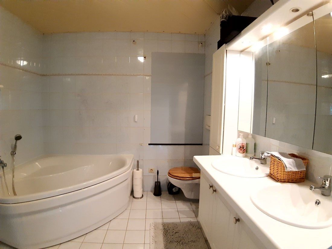 Zeer Ruim duplex appartement te Houthalen foto 9