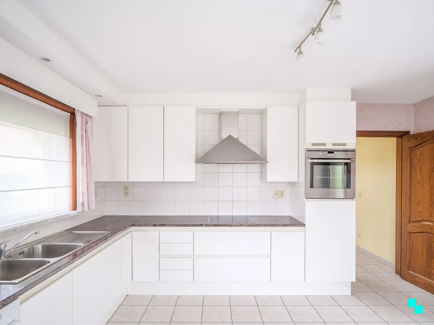 Uitzonderlijk ruime villa in rustige woonwijk foto 9