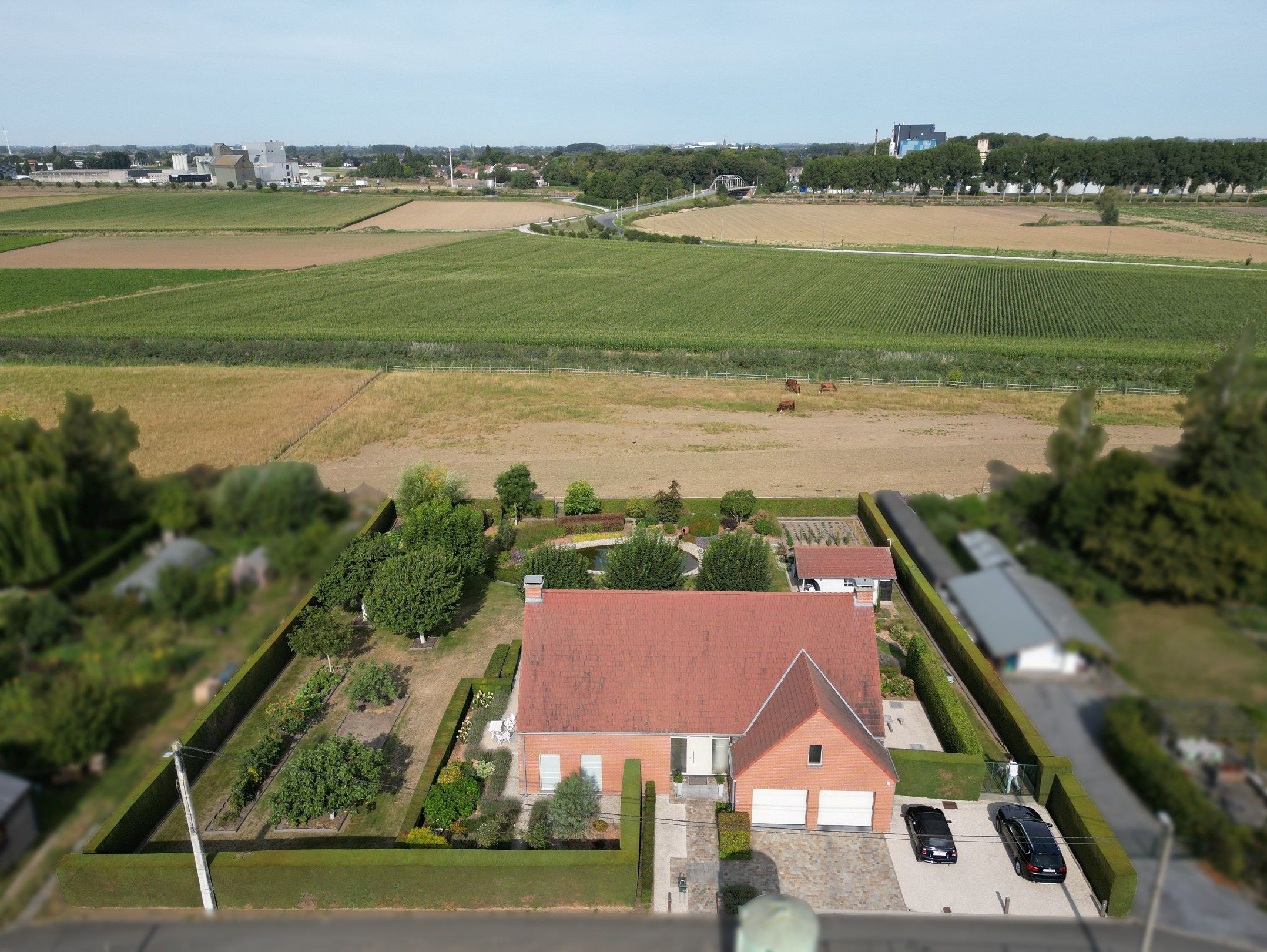 LANDELIJK GELEGEN VILLA OP 2573 M² foto 2