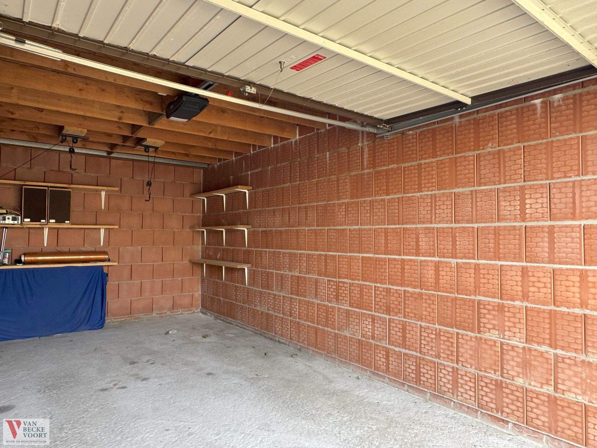 Garagebox 17m² in centrum Bredene foto 4