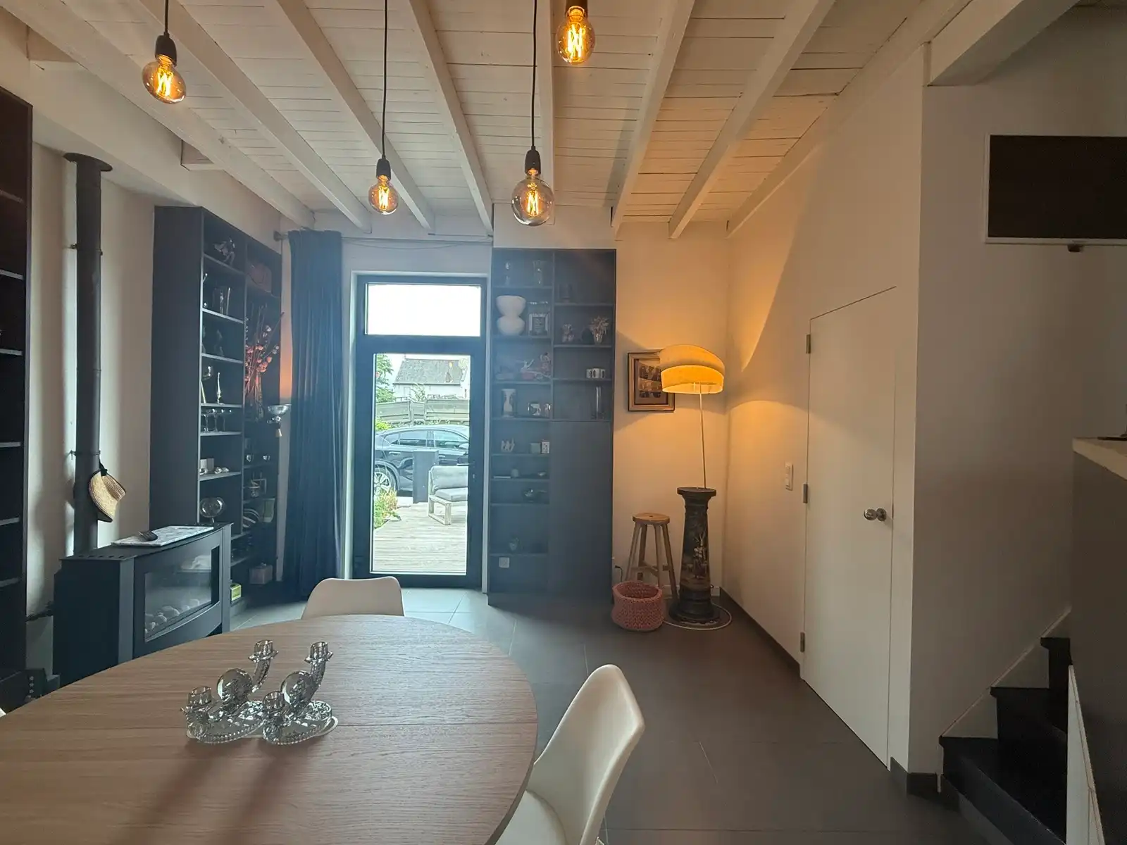 Gemeubeld instapklaar hip huisje !!! foto 5