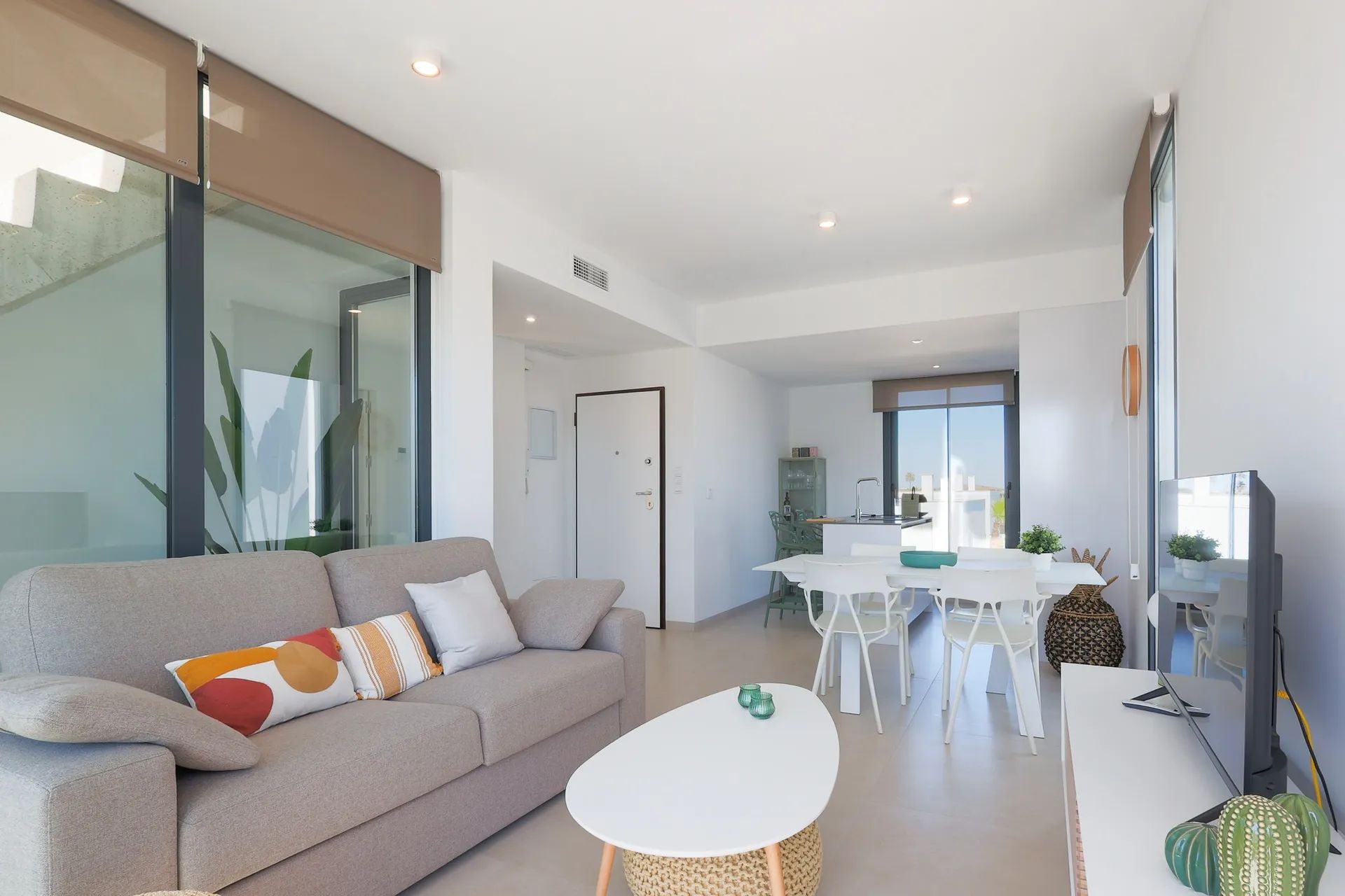 Direct genieten: instapklaar penthouse op toplocatie aan de kust foto 5