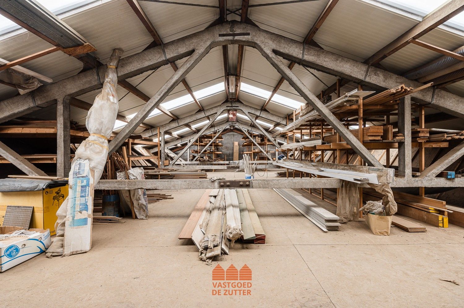 Unieke open bebouwing met functionele schrijnwerkerij op 1.376 m² foto 7