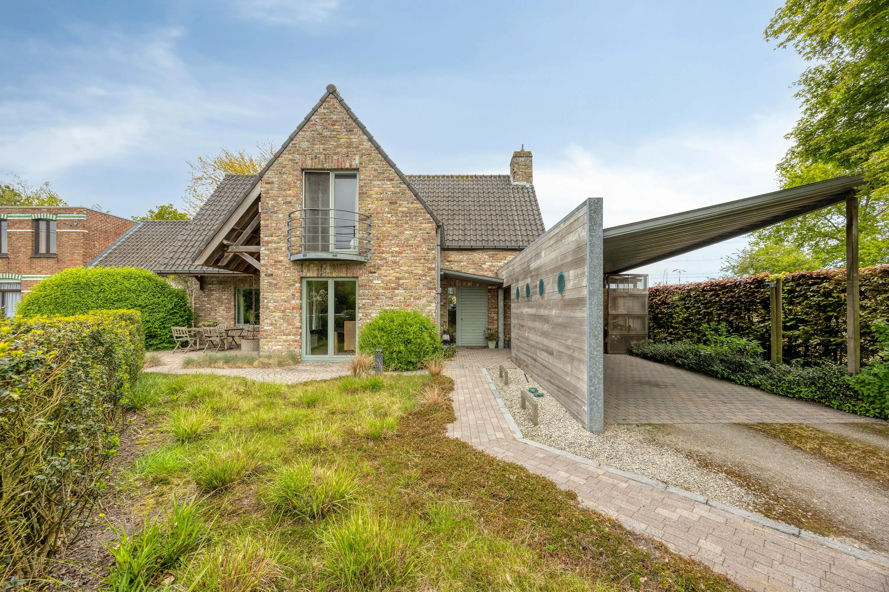 Vrijstaand huis met bijgebouw op perceel van 4012m² te Moerkerke foto 2