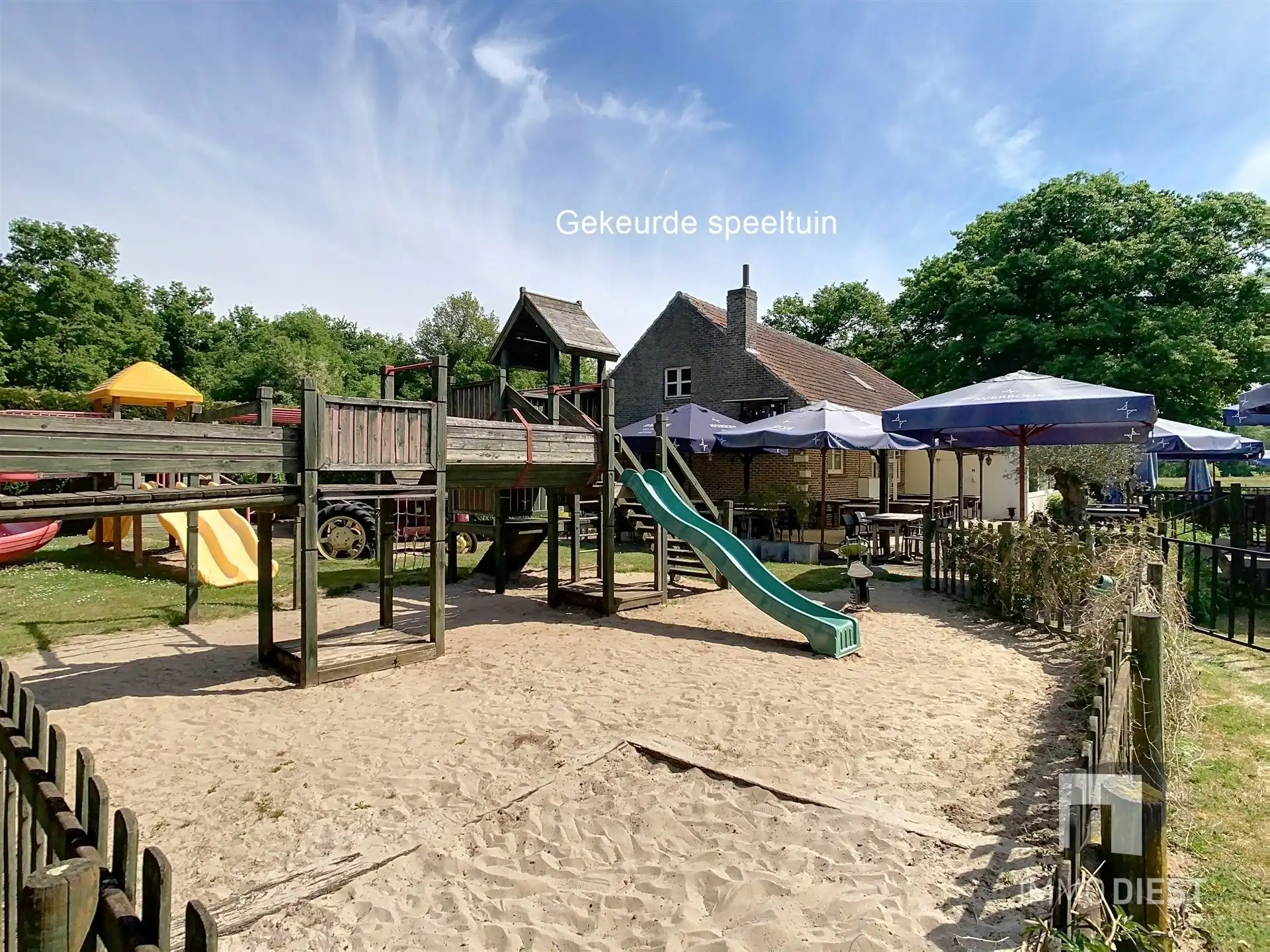 Brasserie - restaurant - feestzaal - privéwoonst foto 9