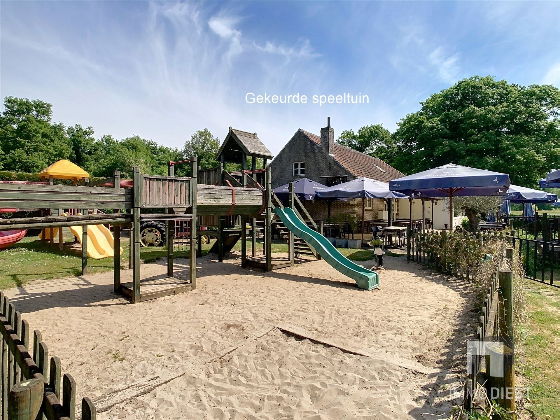 Brasserie - restaurant - feestzaal - privéwoonst foto 9