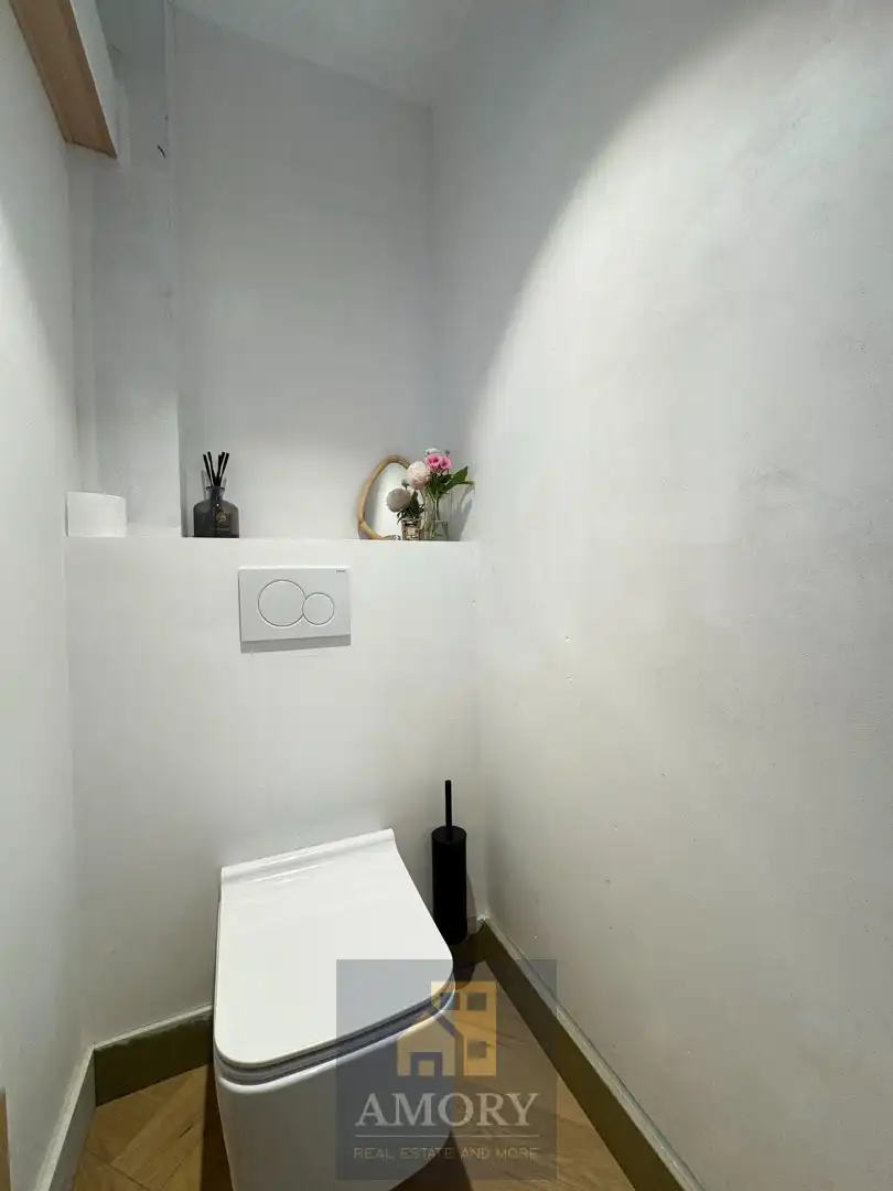 Stijlvol gerenoveerde woning in centrum Harelbeke foto 14