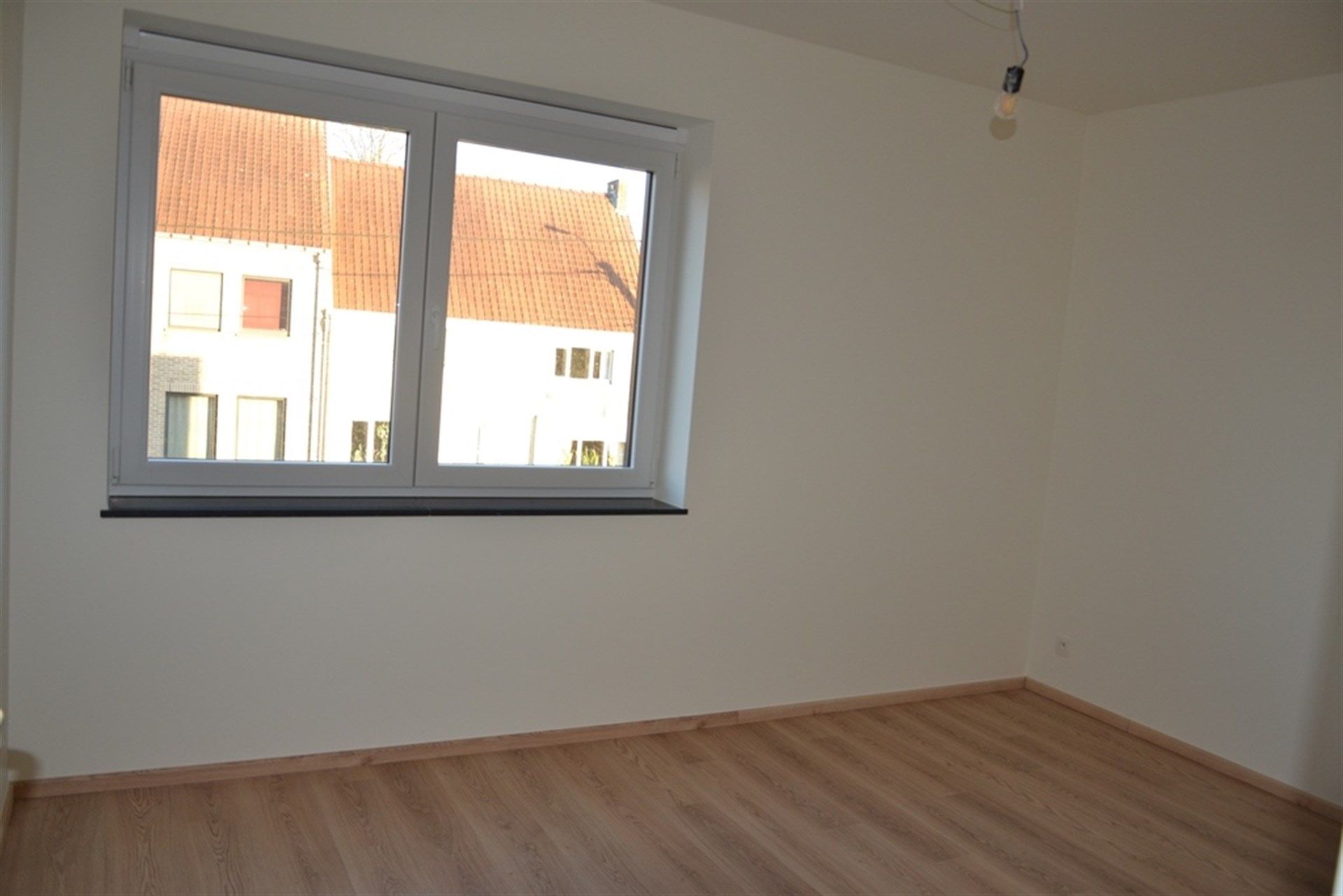 Instapklare BEN  nieuwbouwwoning met terras en tuintje. foto 9