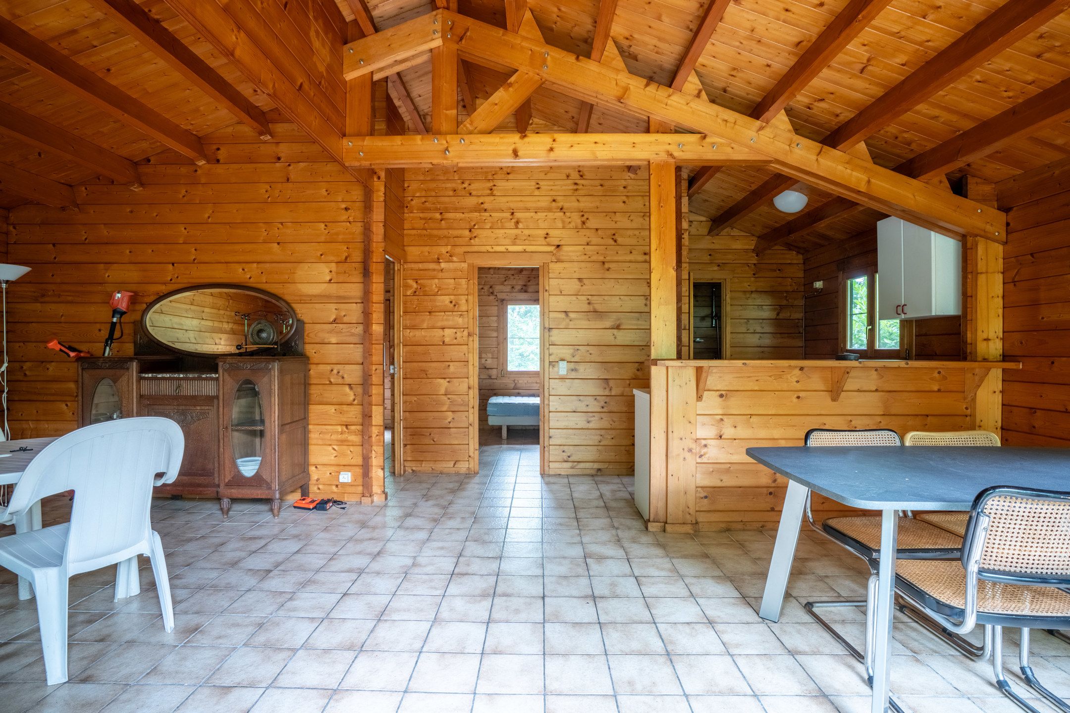 Chalet met 2 slaapkamers op 1.800 m² in Vlimmeren. foto 3