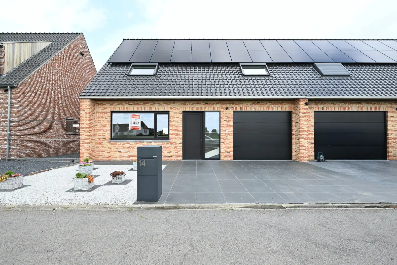 Prachtige nieuwbouwwoning met 3 slaapkamers en ruime garage! foto 2